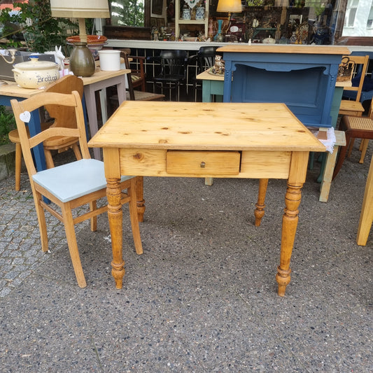 Gründerzeit Tisch aufgearbeitet 80x93cm