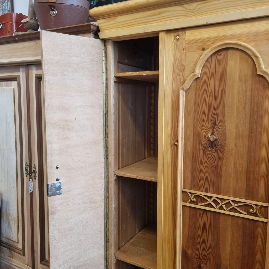 Antiker 30er Jahre Kleiderschrank aufgearbeitet 3-türig