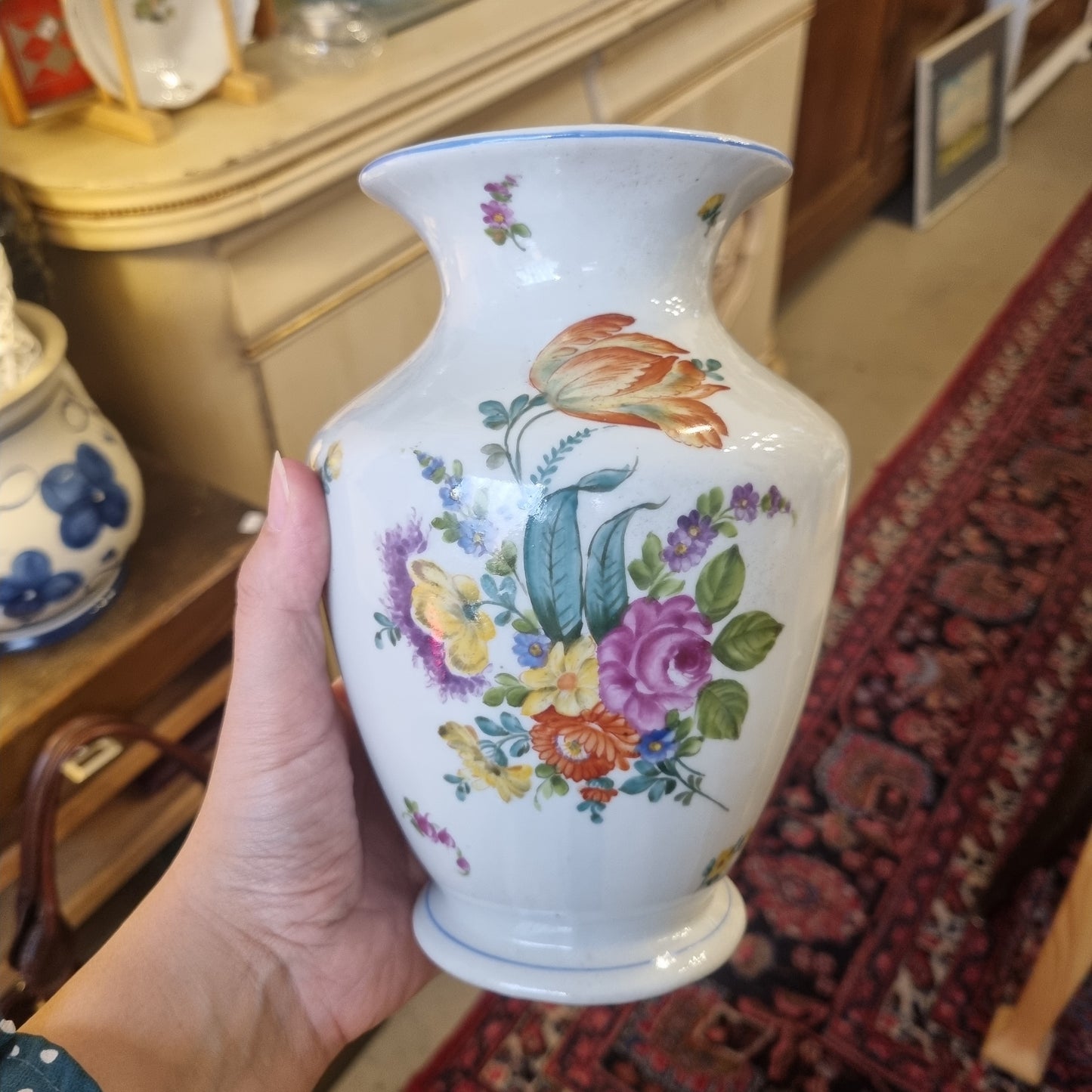 Antike Handbemalte Vase mit Blumenmotiv Vintage Retro Handmalerei Porzellan