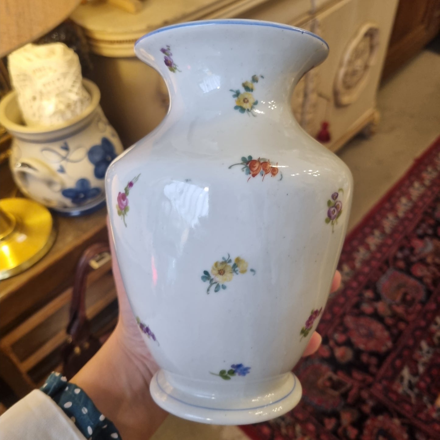 Antike Handbemalte Vase mit Blumenmotiv Vintage Retro Handmalerei Porzellan