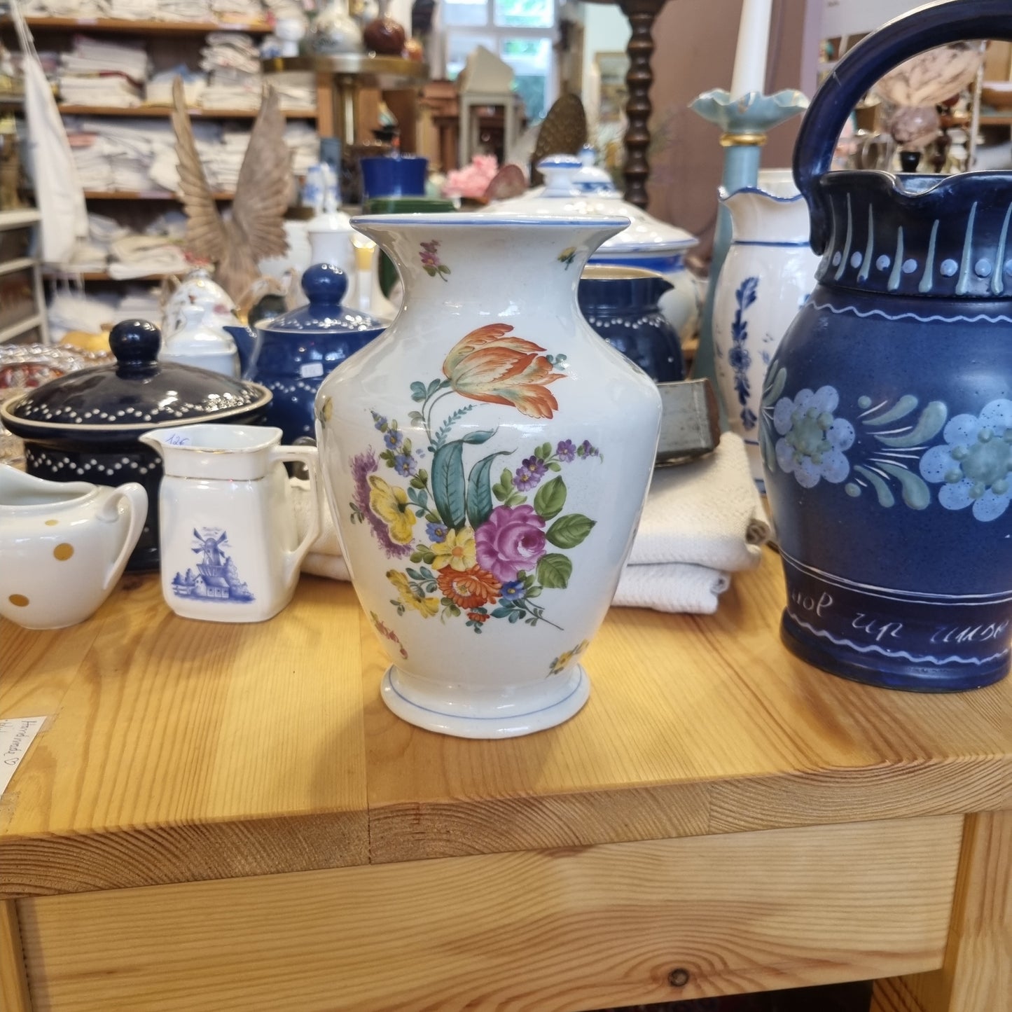 Antike Handbemalte Vase mit Blumenmotiv Vintage Retro Handmalerei Porzellan