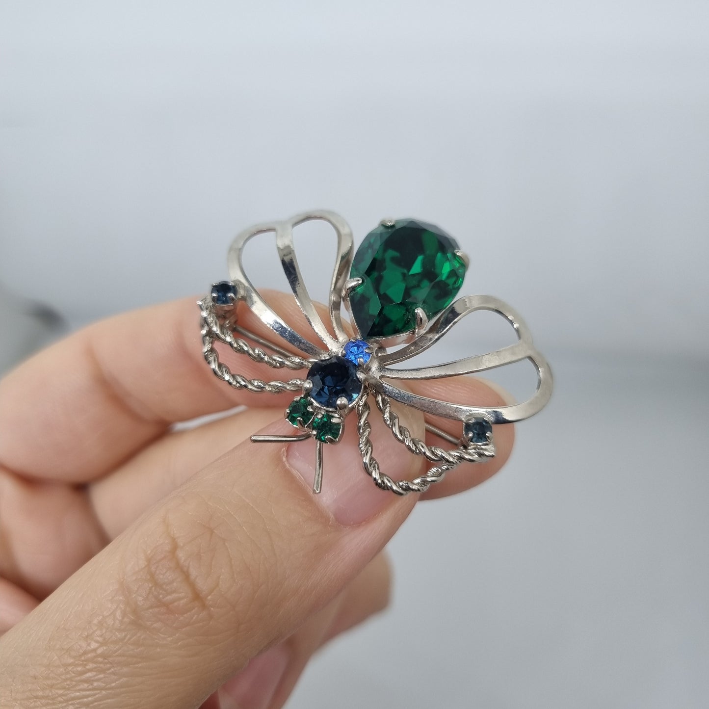 Einzigartige Antik Brosche aus den 50ern Modeschmuck Schmetterling Grün Blau Edles Schmuckstück