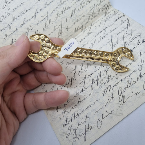 50er Jahre große Antik Brosche Werkzeug Modeschmuck Gold Maulschlüssel Handwerker