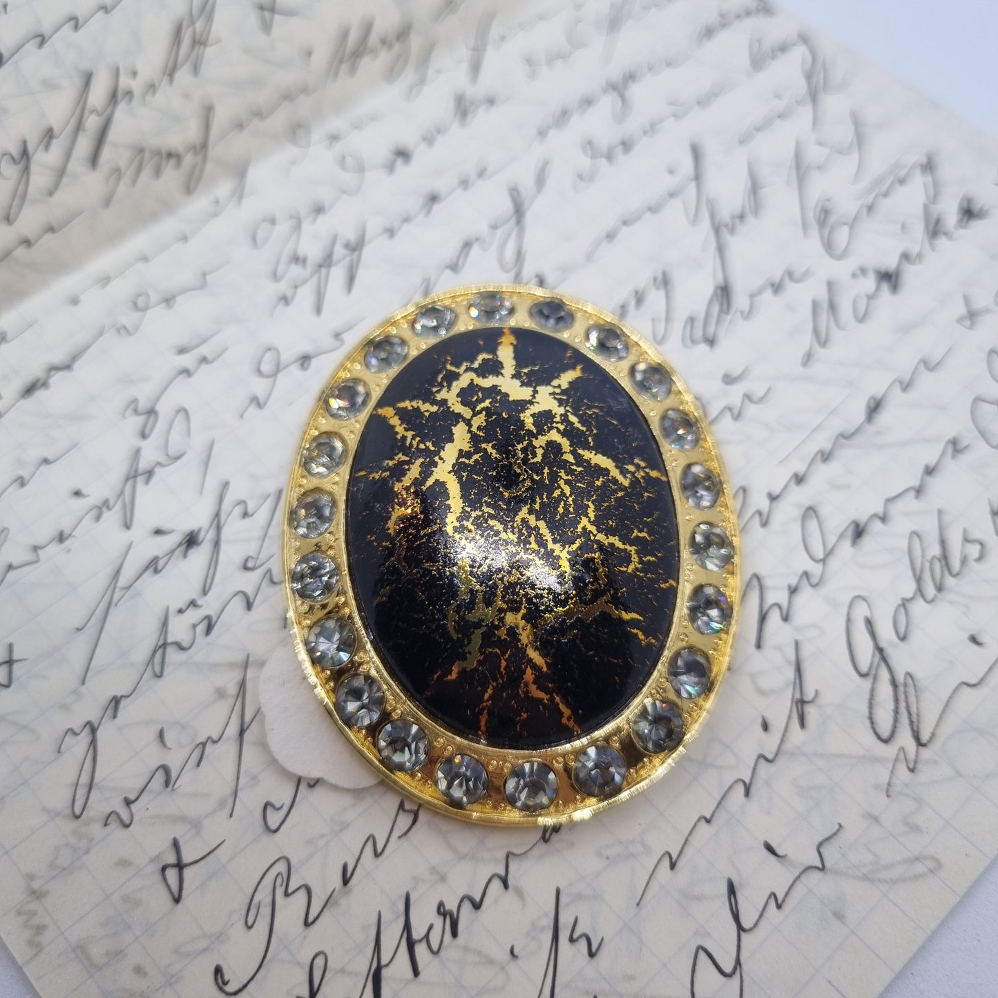 Einzigartige große Tuchbrosche Antik Brosche aus den 50ern Modeschmuck Oval Gold mit Strass Schwarz