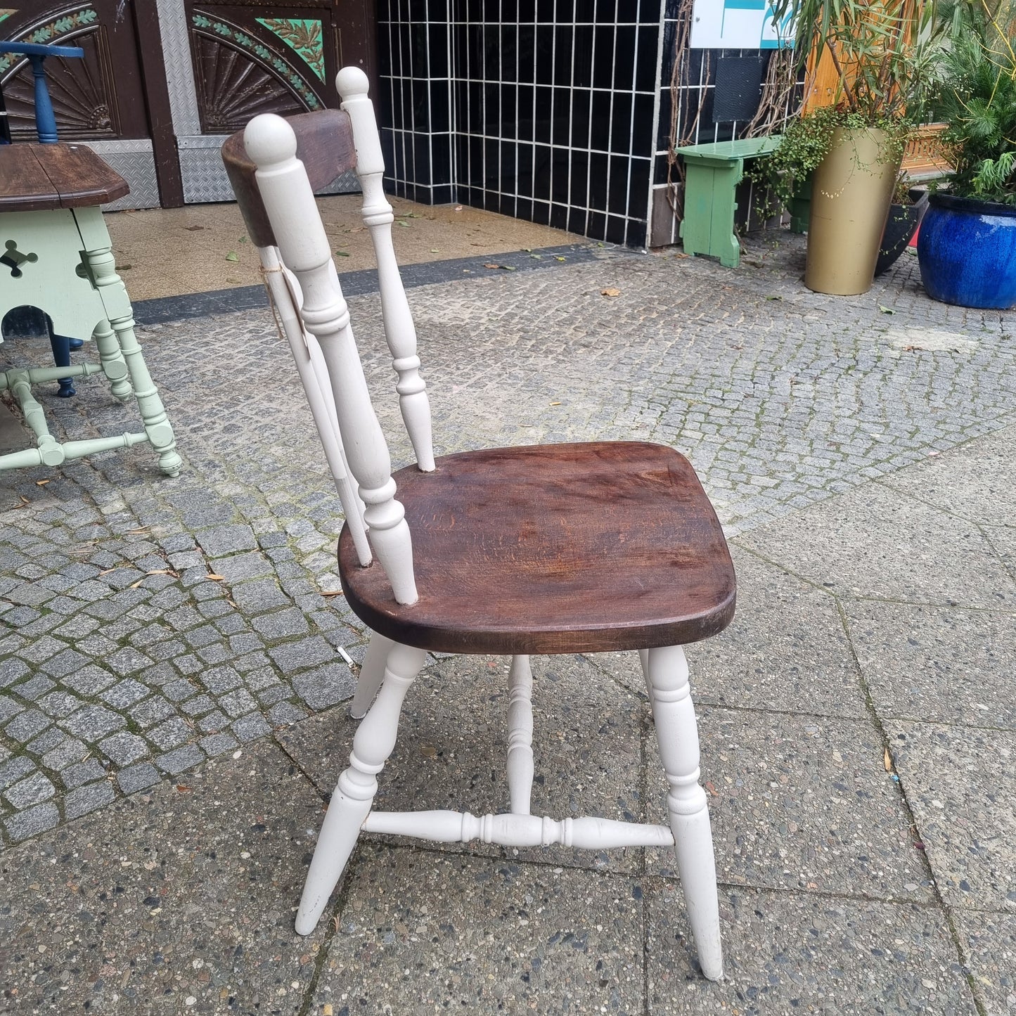 Antiker Bauernstuhl Stuhl Streben Nussbaum Beige Massiv Holz aufgearbeitet