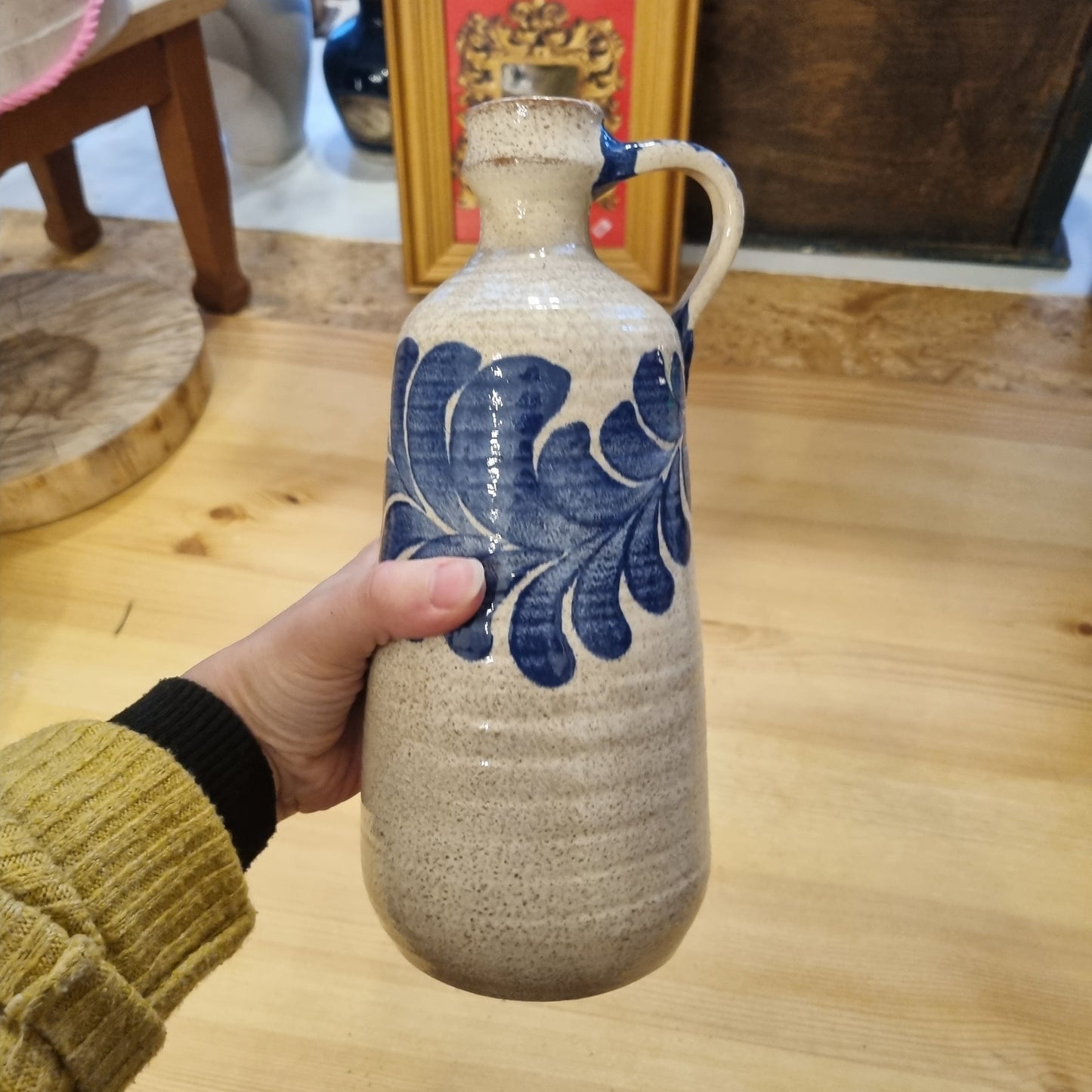 Antike alte Vase blau beige mit Henkel Landhaus