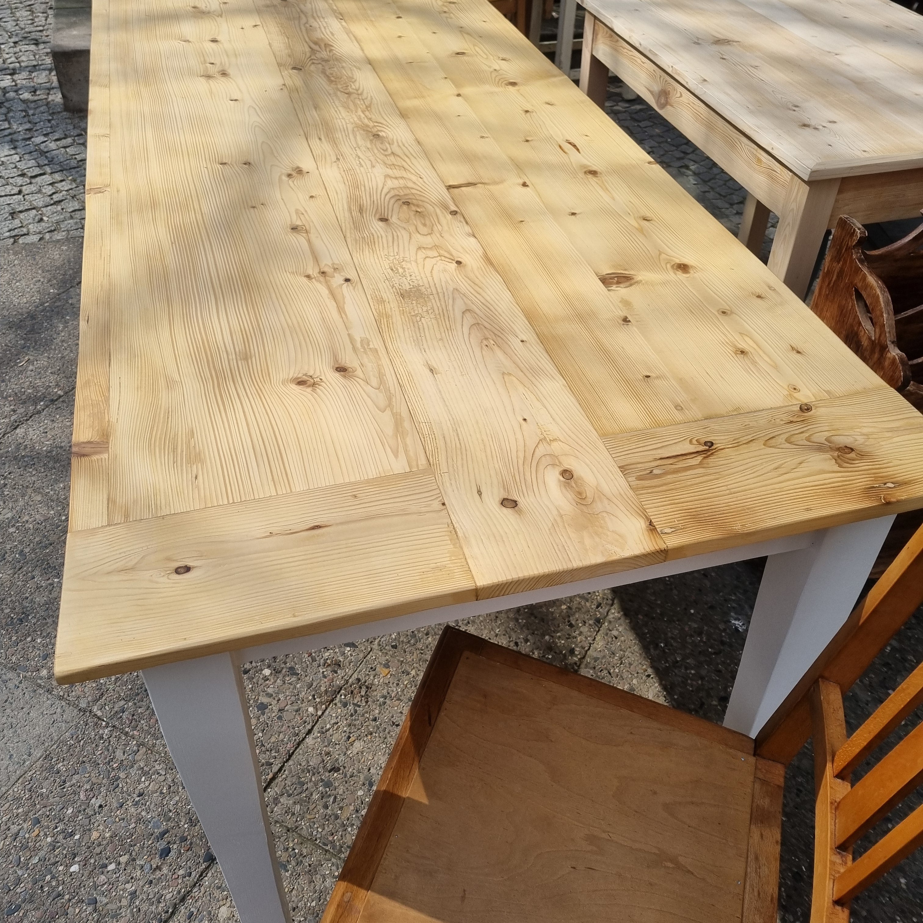 Tisch 215x85cm aus "Alten Berliner Holzdielen" von uns getischlert
