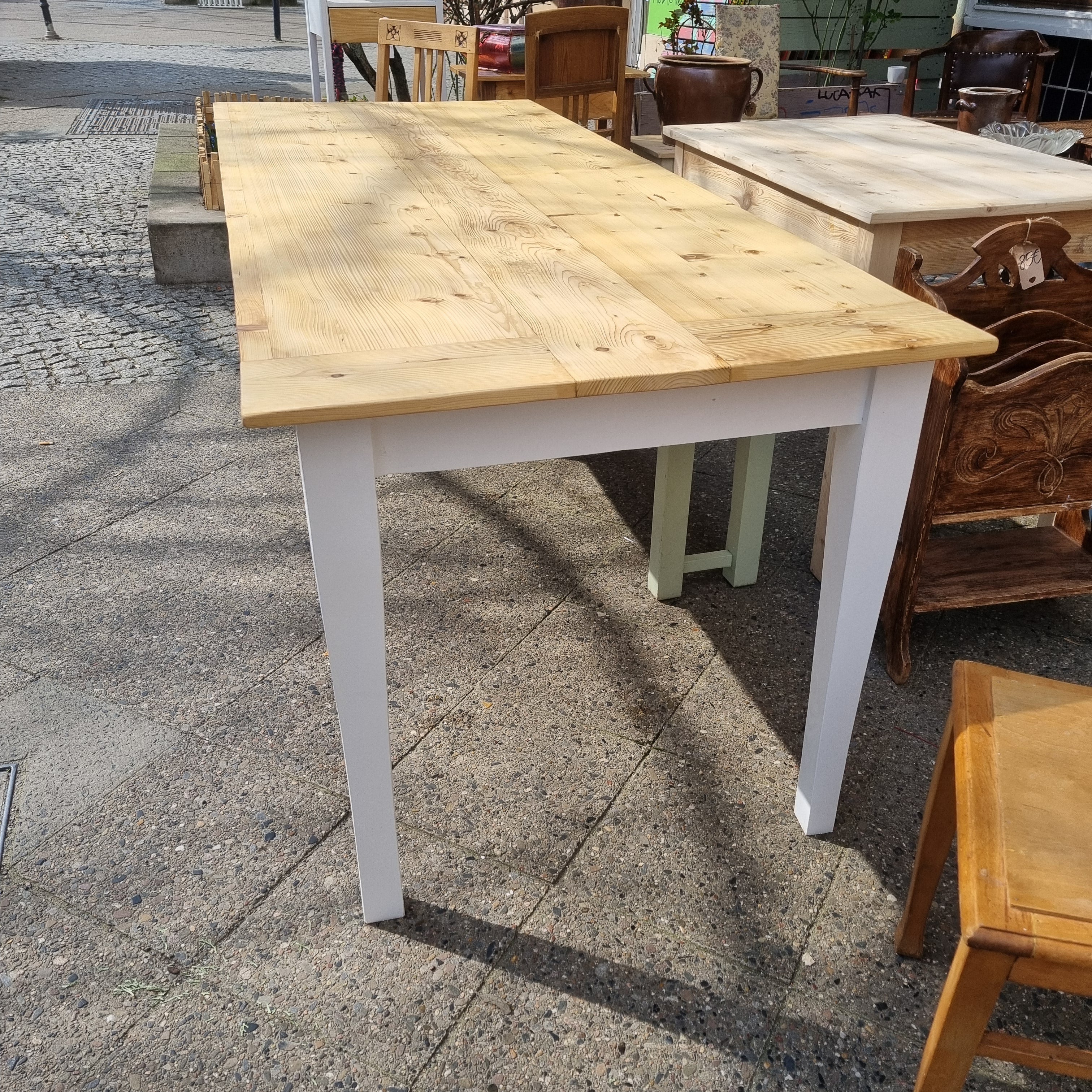 Tisch 215x85cm aus "Alten Berliner Holzdielen" von uns getischlert