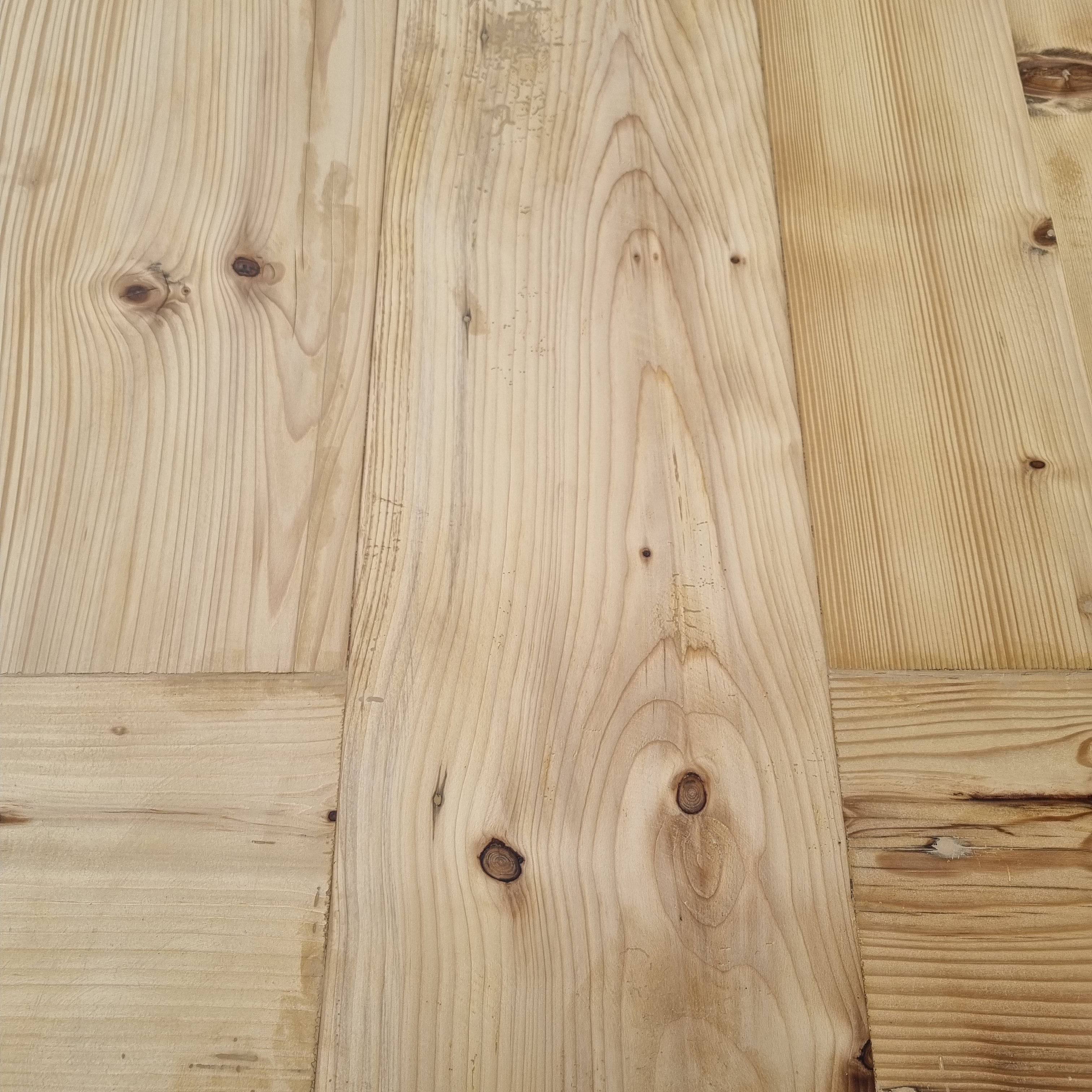 Tisch 215x85cm aus "Alten Berliner Holzdielen" von uns getischlert