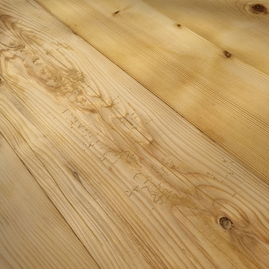 Tisch 215x85cm aus "Alten Berliner Holzdielen" von uns getischlert