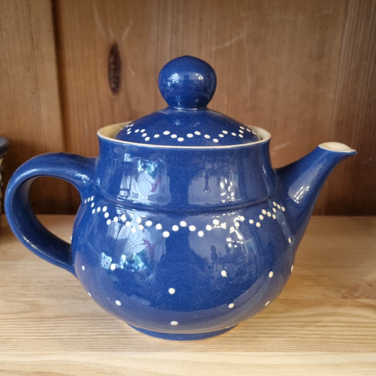 Bügelkeramik Kaffeekanne Teekanne blau mit weißen Punkten