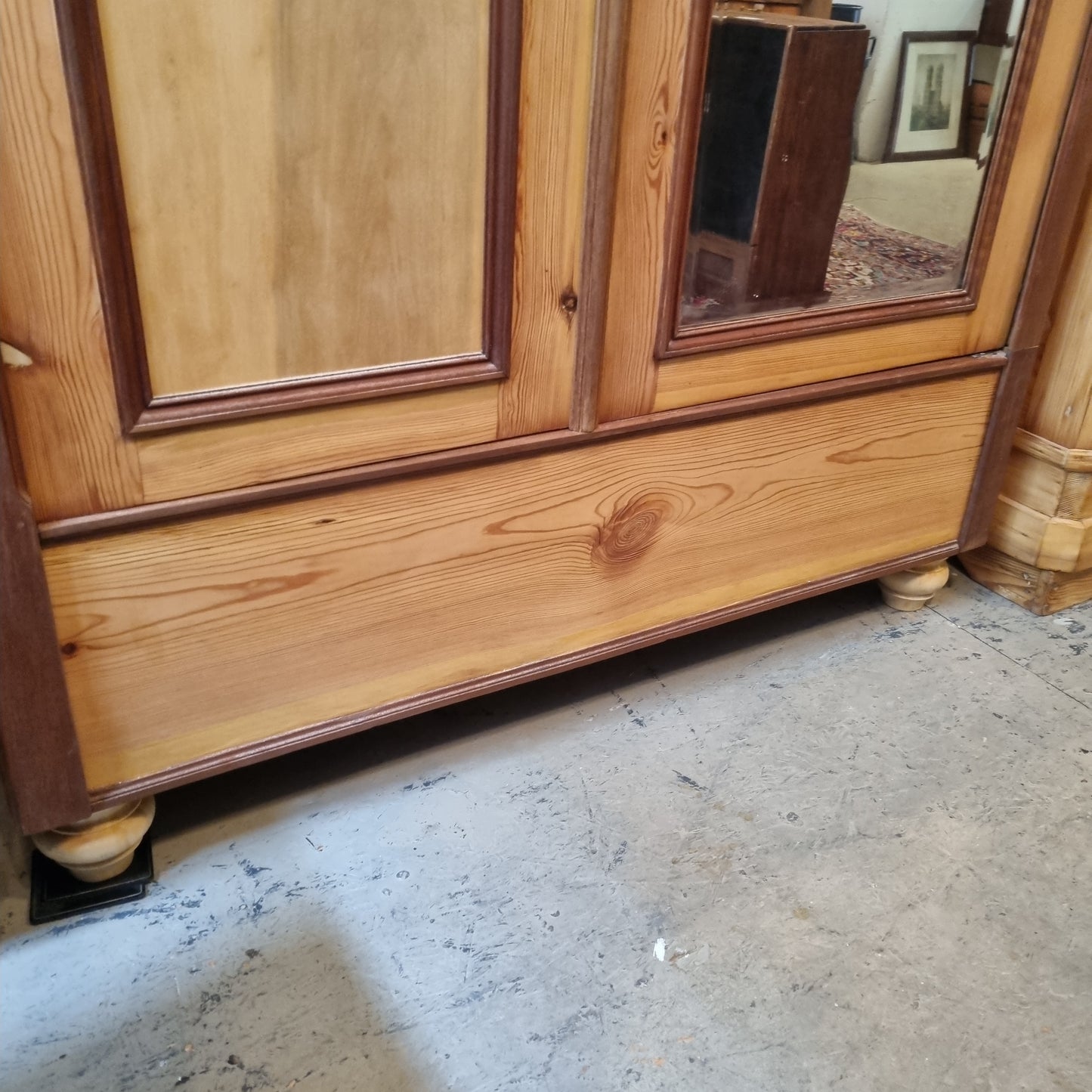 Abgeschliffener Jugendstil Holz Schrank Kleiderschrank Antik