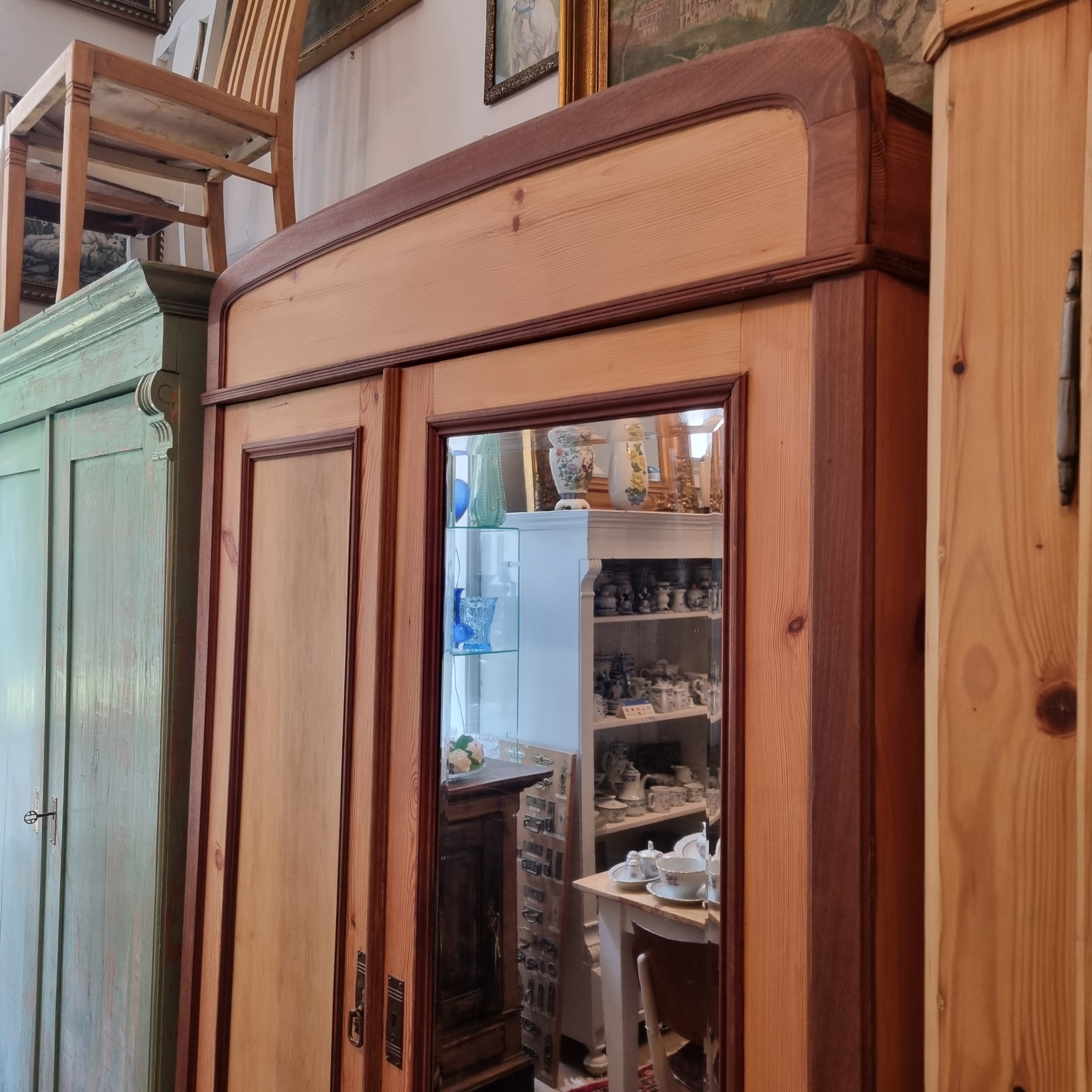 Abgeschliffener Jugendstil Holz Schrank Kleiderschrank Antik