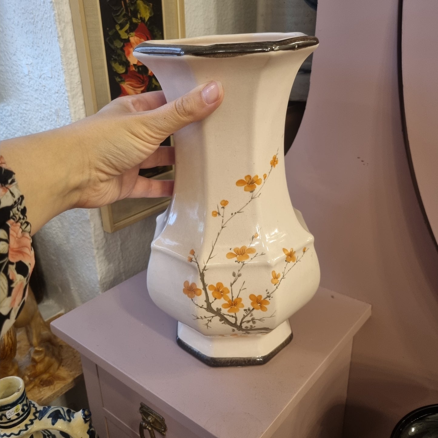 Alte große Keramik Vase mit handbemalten Blümchen