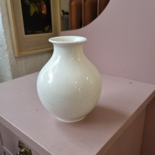 Alte kleine Porzellan Vase Kaestner Saxonia weiß