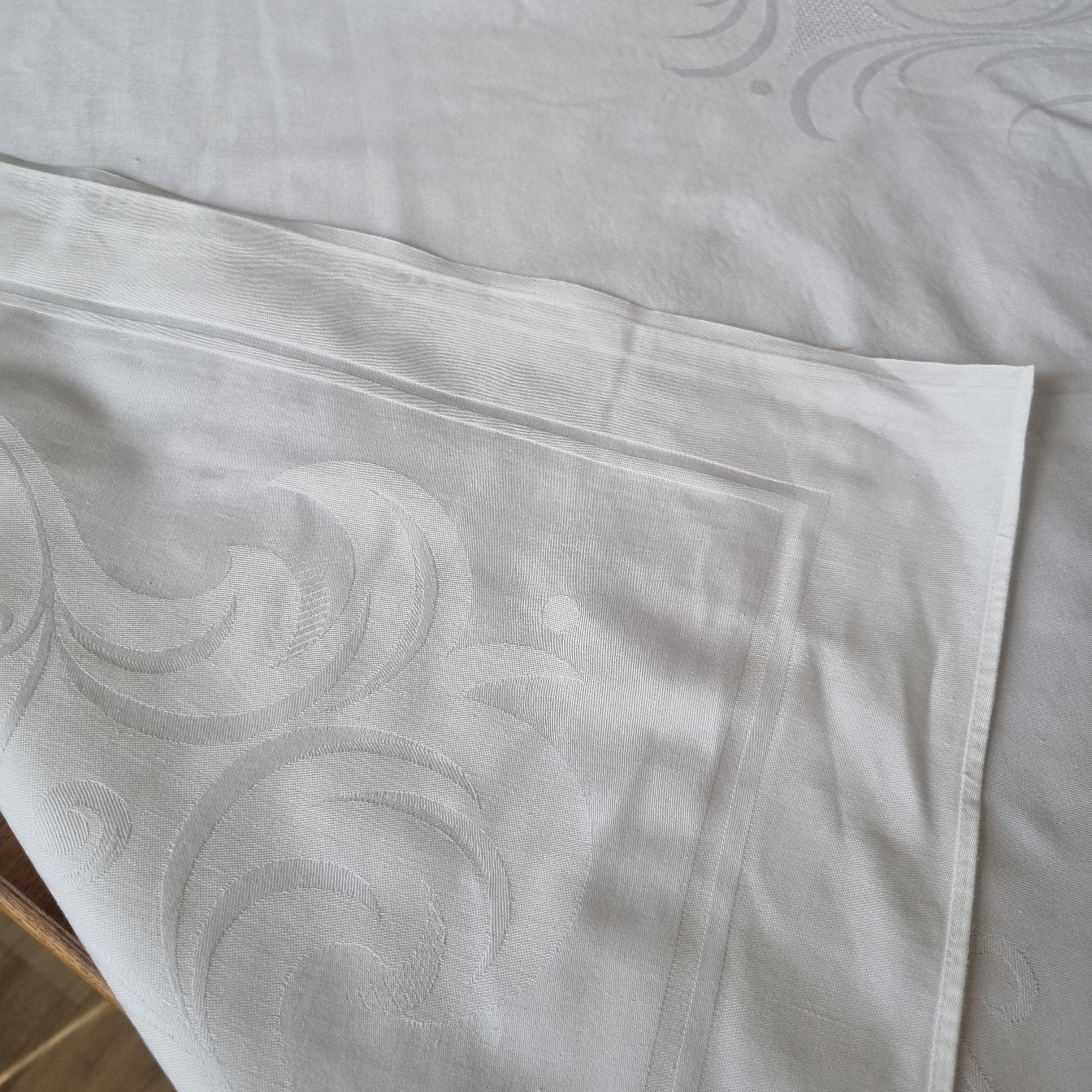 Vintage Tischdecke weiß 125x125cm Landhaus 🤍