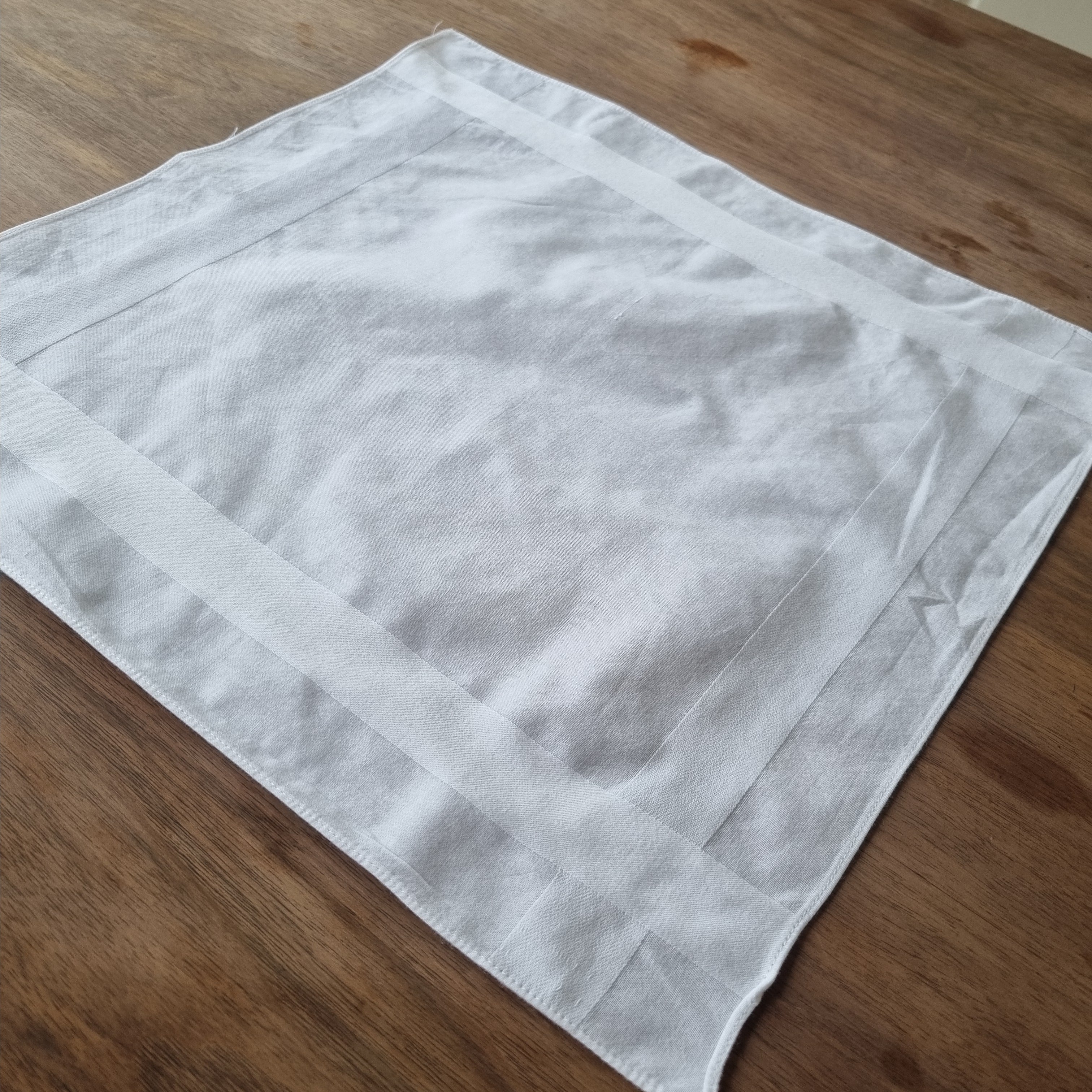 Altes, einfaches Taschentuch oder Serviette weiß 38x38cm 🤍