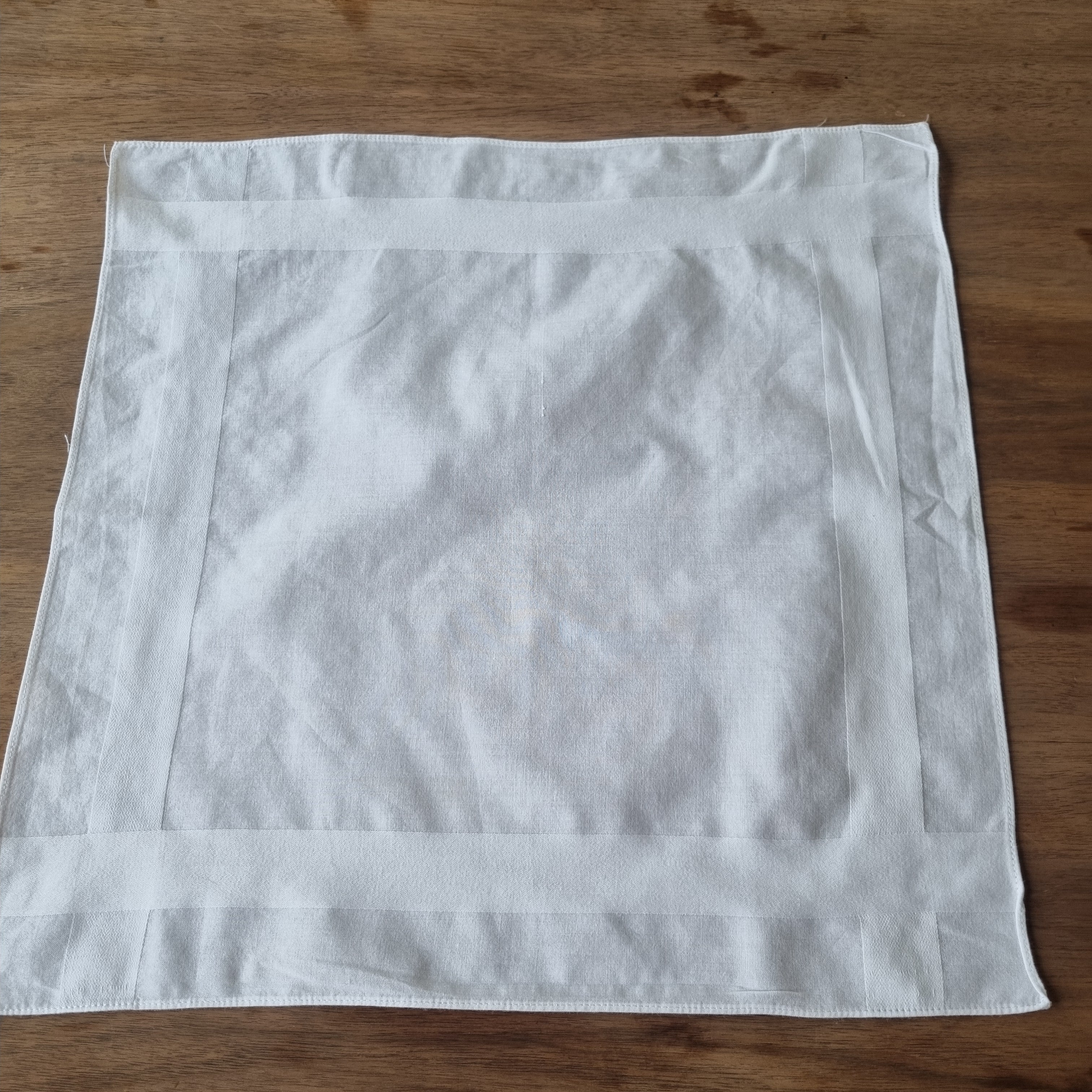 Altes, einfaches Taschentuch oder Serviette weiß 38x38cm 🤍