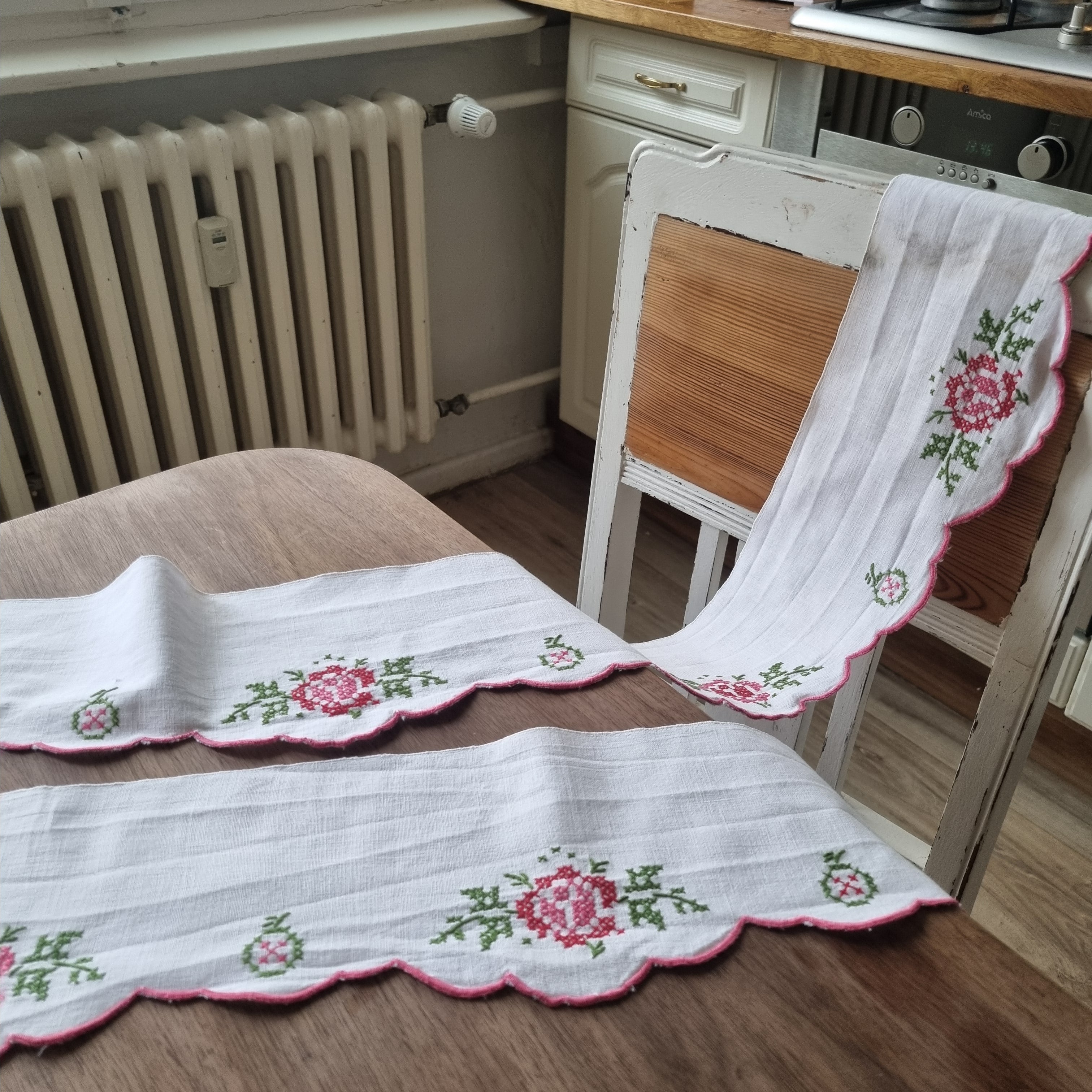 Antike handbestickte Spitze Küchenregal Baumwolle Blumen Herz Landhaus Vintage 110x14cm 🤍
