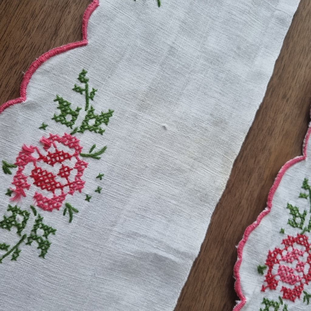 Antike handbestickte Spitze Küchenregal Baumwolle Blumen Herz Landhaus Vintage 110x14cm 🤍