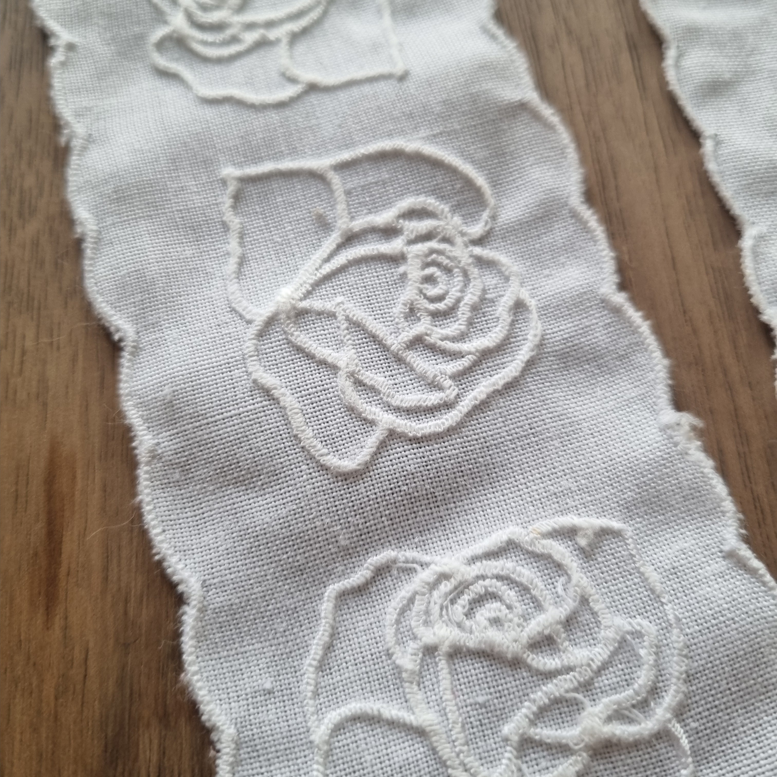 1x Antike handgemachte Spitze Borte Gardinenhalter, Raffhalter Band mit Rosenstickerei 145x 6cm 🤍