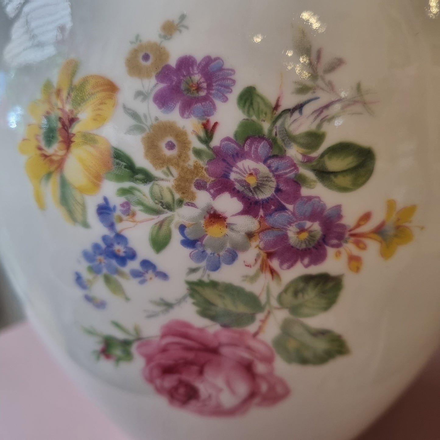 Alte große Porzellan Vase von Kunstporzellane Metzler&Ortloff Blumenmotiv weiß