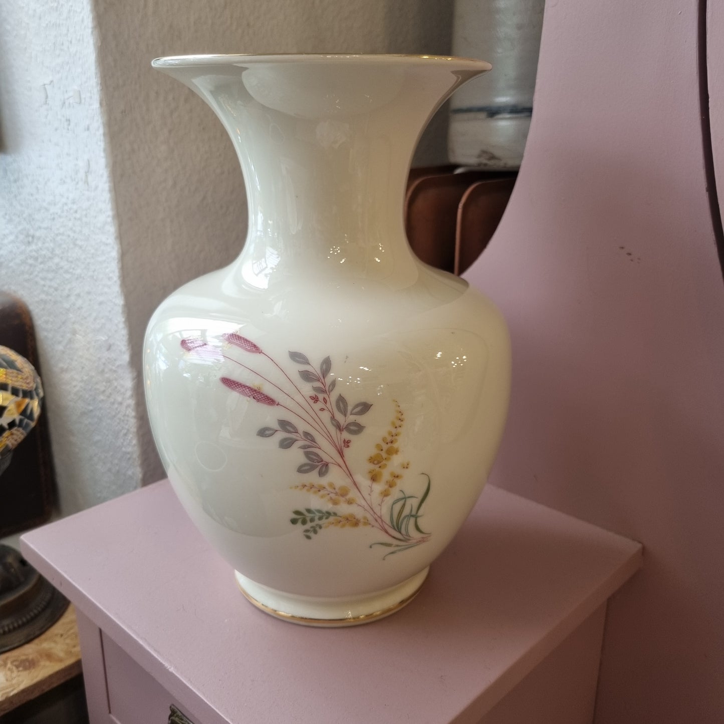 Alte große Porzellan Vase von alka bavaria elfenbeinfarben Blumenmotiv