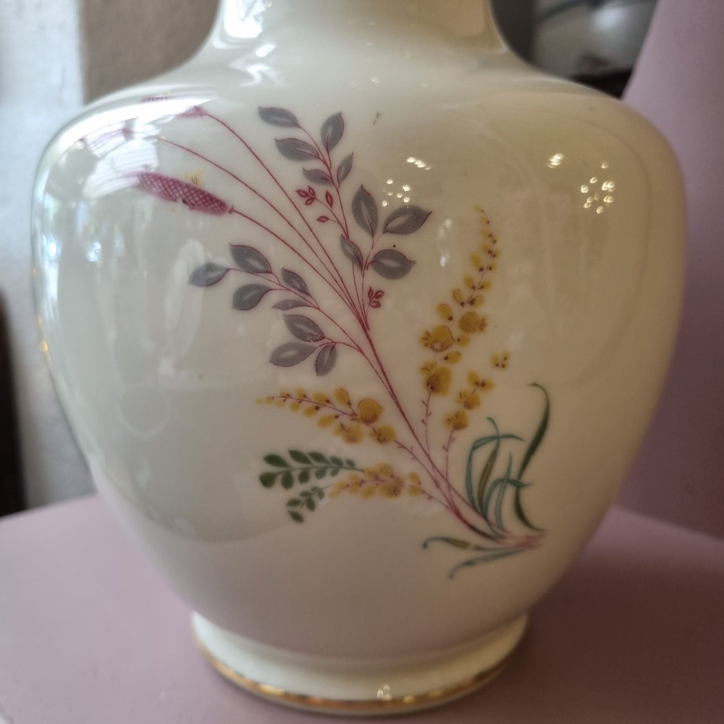 Alte große Porzellan Vase von alka bavaria elfenbeinfarben Blumenmotiv