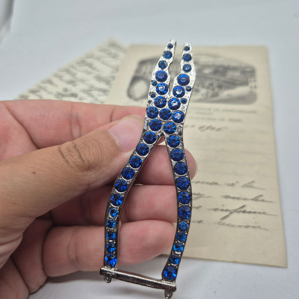 50er Jahre große Antik Brosche Werkzeug Modeschmuck silber blau Strasssteine Zange Handwerker