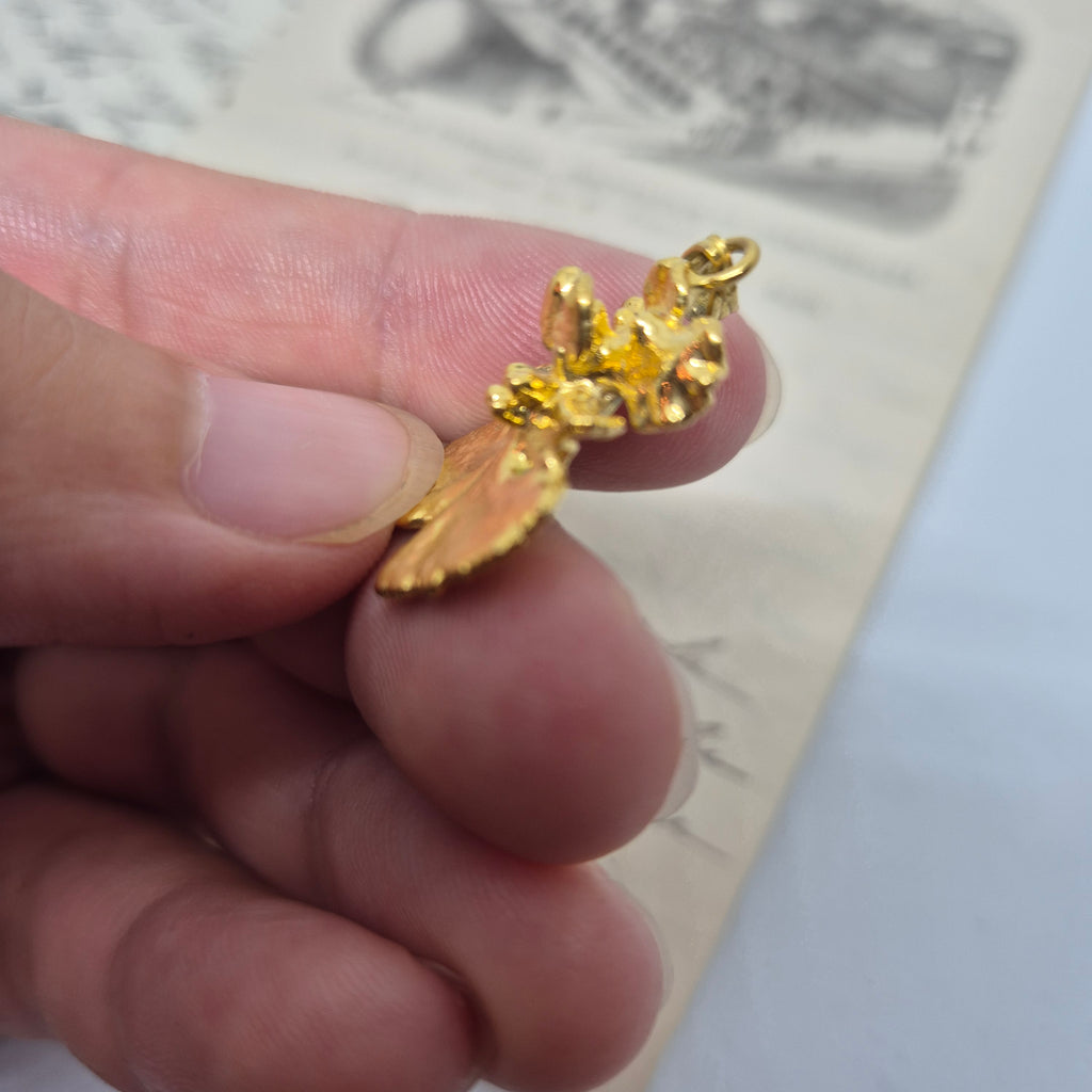 50er Jahre Orchidee Kettenanhänger Anhänger Vintage ohne Halskette Handmade Kette Goldfarbend