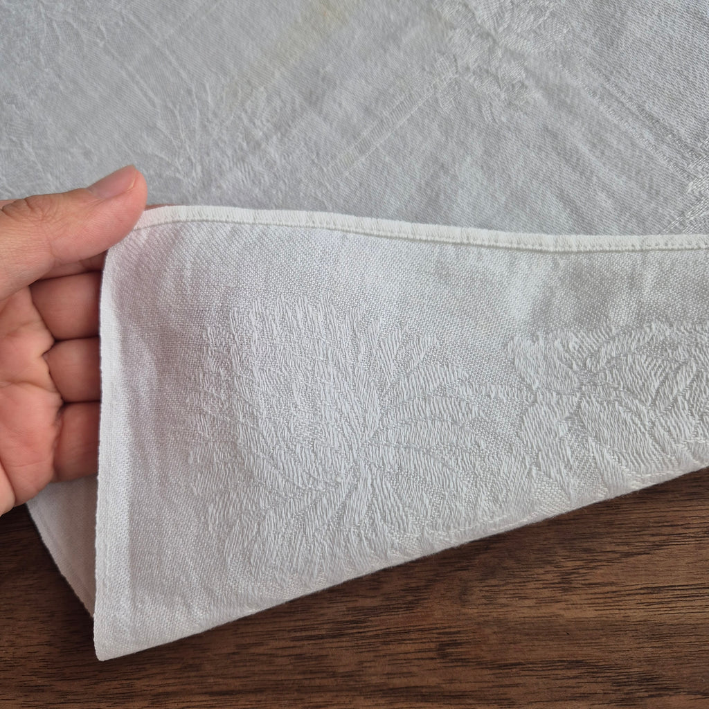 Antike Serviette / Mitteldecke (Flecken) weiß Damast Baumwolle 58x54cm 🤍