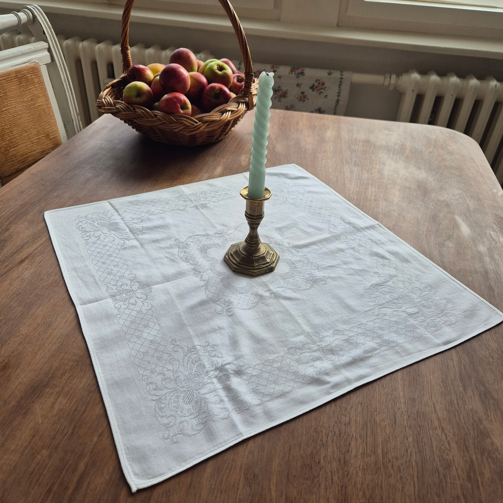 Antike Serviette / Mitteldecke (Flecken) weiß Damast Baumwolle 47x47cm 🤍