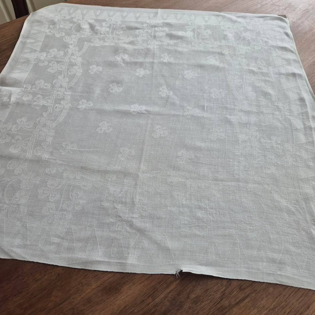 Antike Serviette / Mitteldecke weiß Damast Baumwolle 62x62cm Kleeblatt Monogramm O.W. 🤍