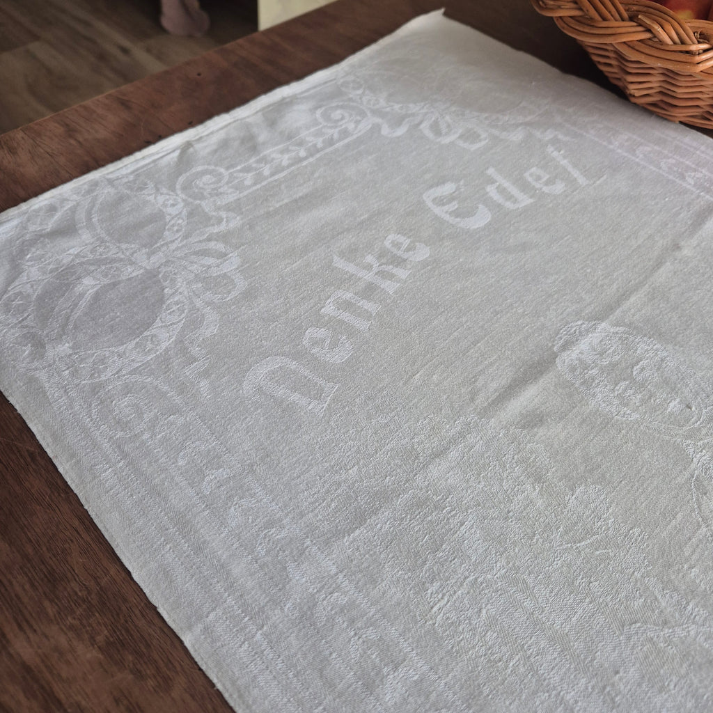 Antikes Jugendstil Küchen- & Geschirrtuch mit Spruch: Denke Edel, handle hülfreich! cremeweiß Damast Baumwolle 46x109cm Monogramm M.H. 🤍
