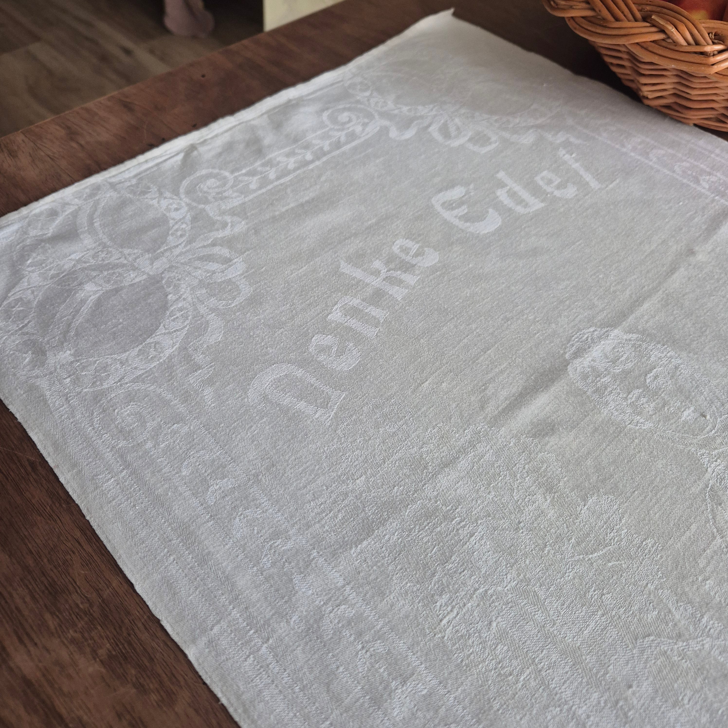 Antikes Jugendstil Küchen- & Geschirrtuch mit Spruch: Denke Edel, handle hülfreich! cremeweiß Damast Baumwolle 46x109cm Monogramm M.H. 🤍