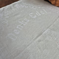 Antikes Jugendstil Küchen- & Geschirrtuch mit Spruch: Denke Edel, handle hülfreich! cremeweiß Damast Baumwolle 46x109cm Monogramm M.H. 🤍