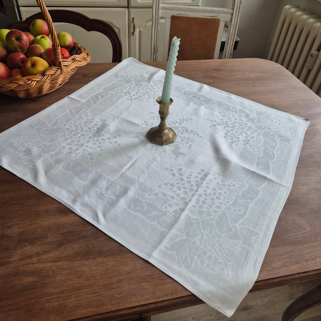 Antike Serviette / Mitteldecke cremeweiß Damast Baumwolle 62x64cm 🤍