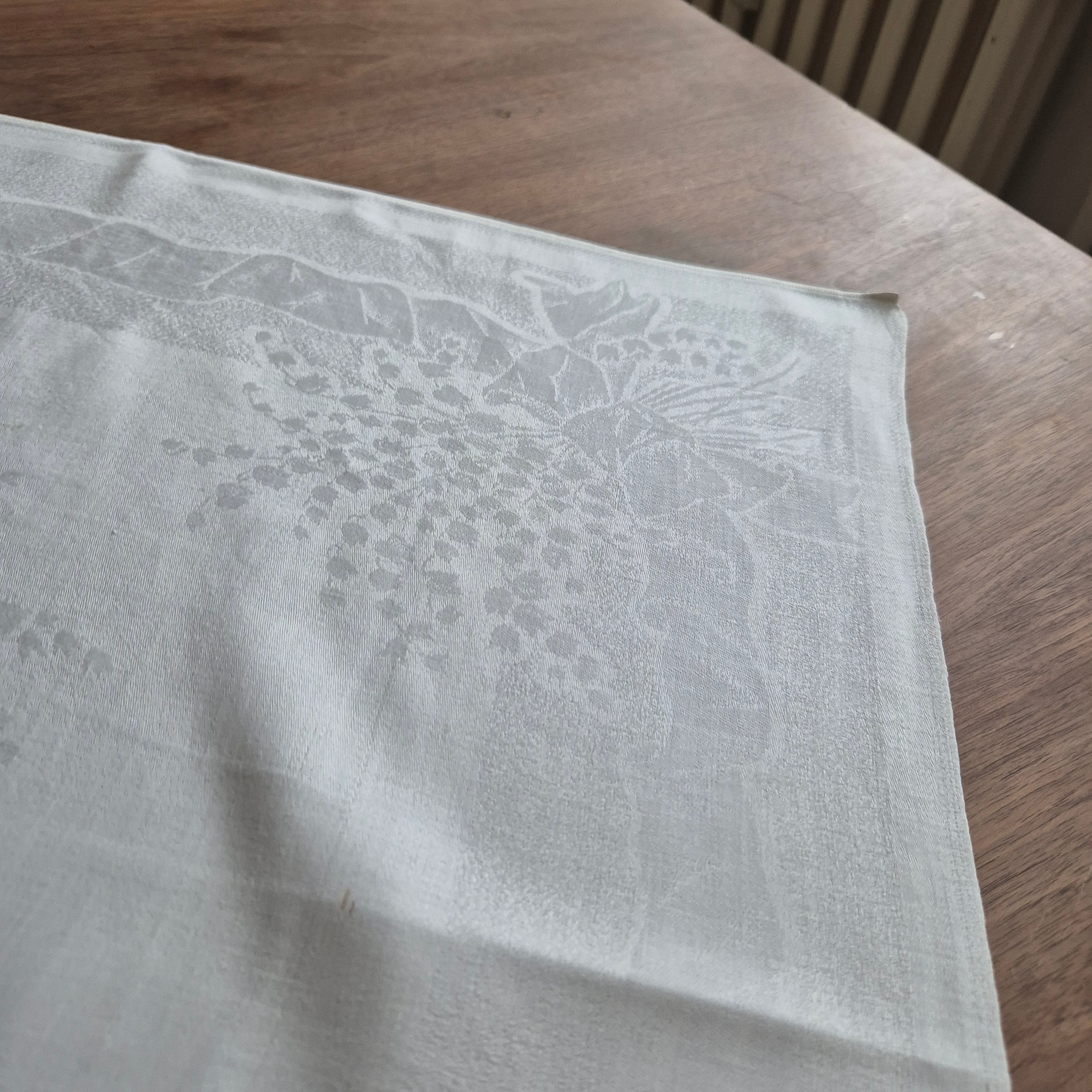 Antike Serviette / Mitteldecke cremeweiß Damast Baumwolle 62x64cm 🤍
