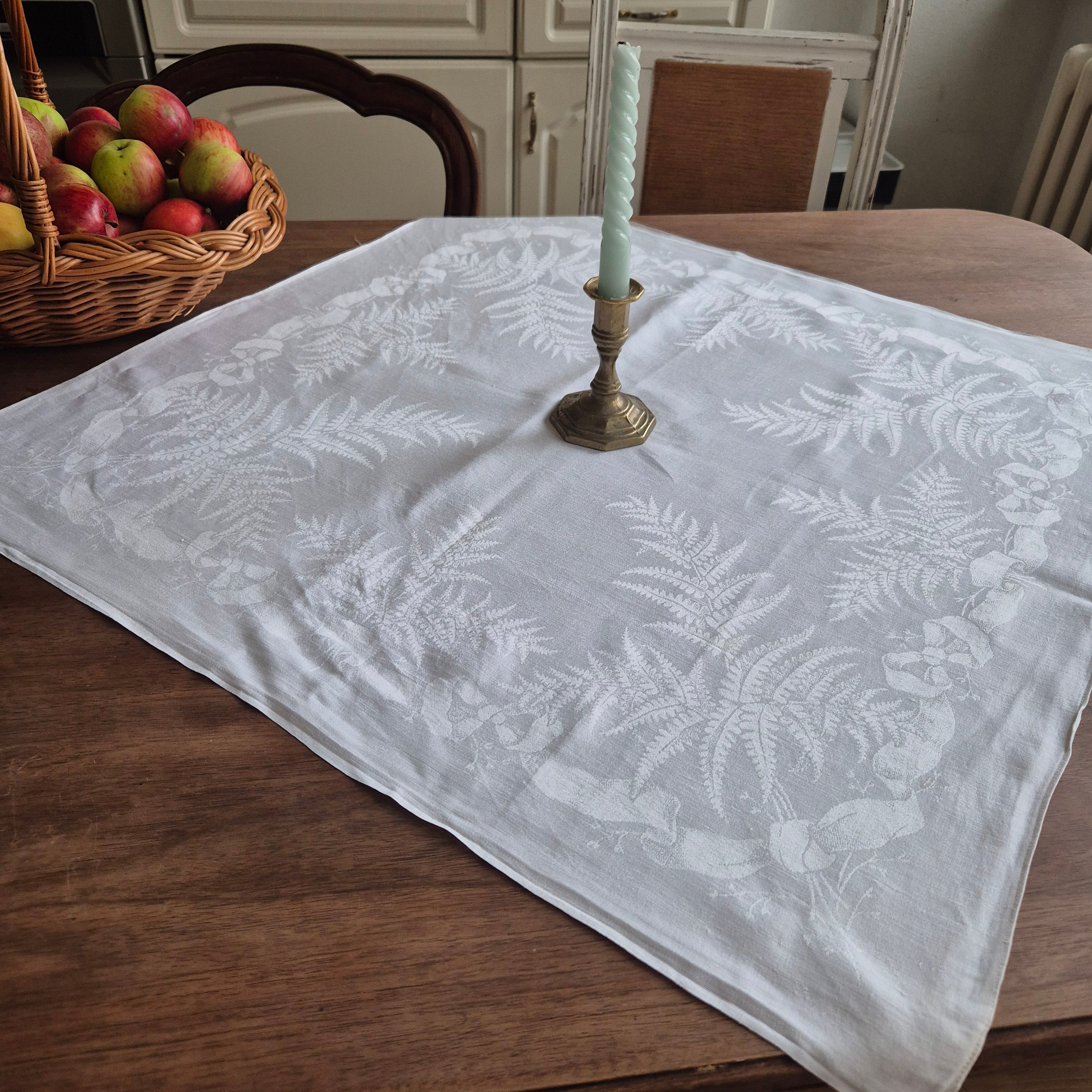 Antike Serviette / Mitteldecke weiß Damast Baumwolle 68x68cm Fahnen Motiv 🤍