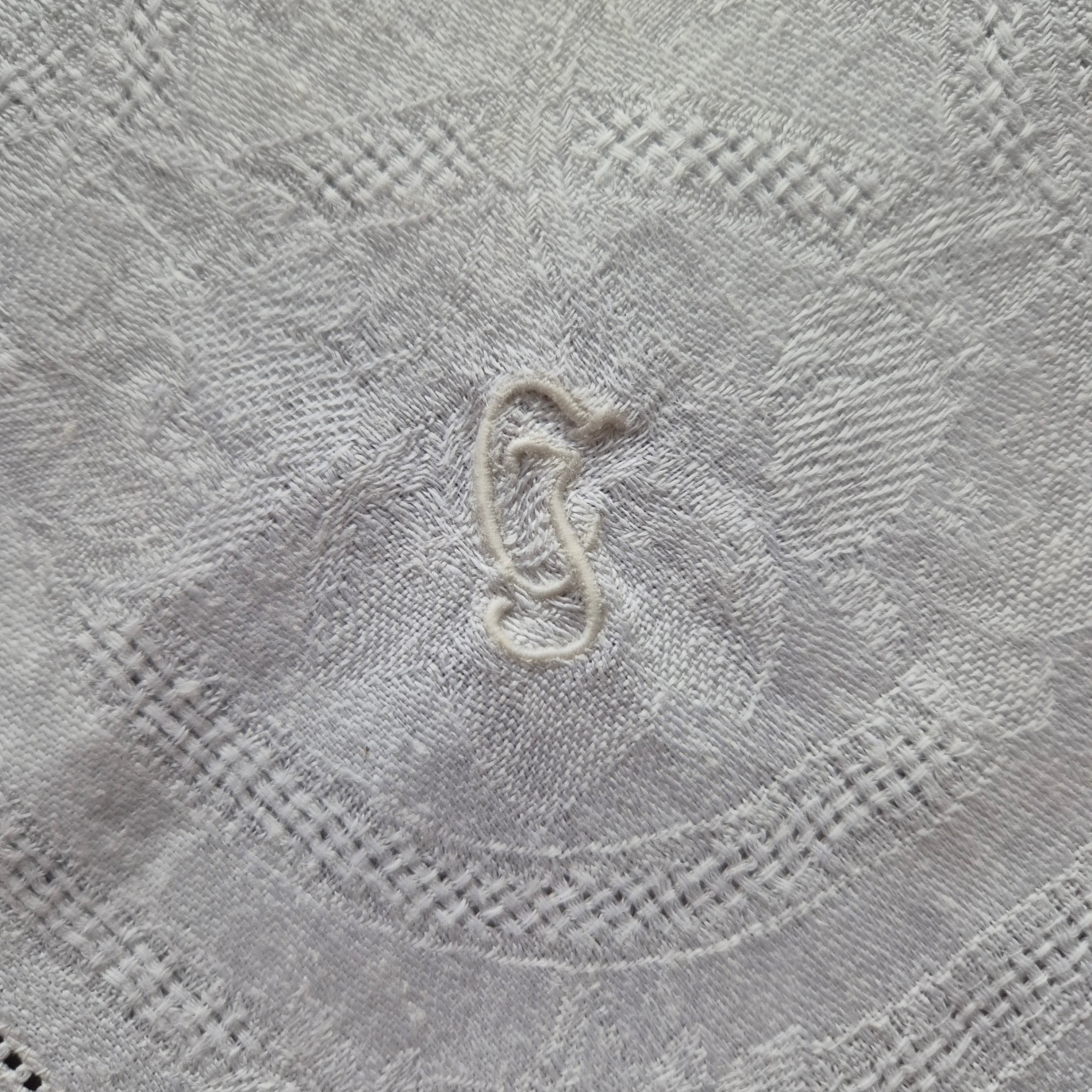 2x Antike Servietten / Mitteldecke  weiß Damast Baumwolle 57x57cm Monogramm C.J. 🤍