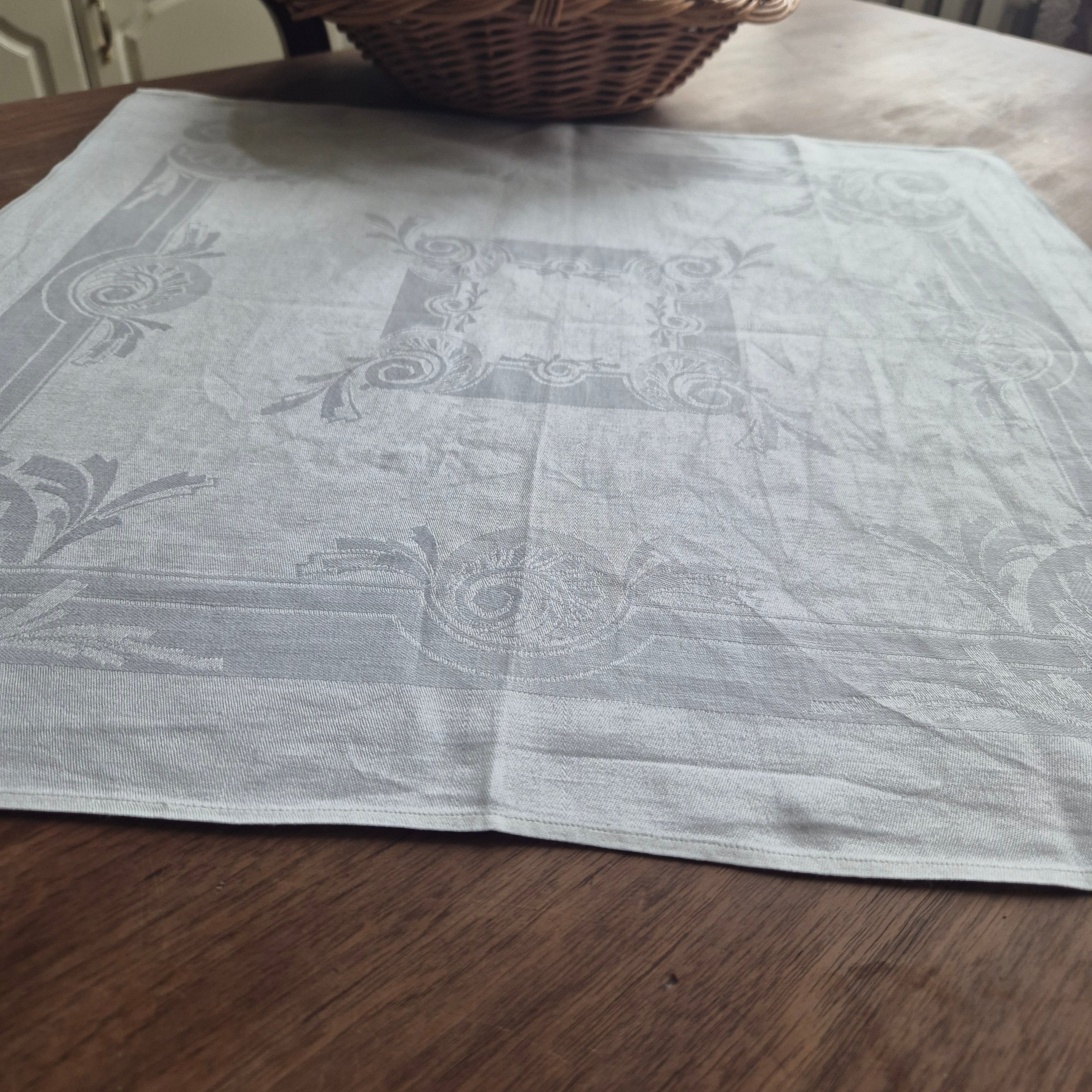 Antike Serviette / Mitteldecke weiß Damast Baumwolle 58x58cm 🤍