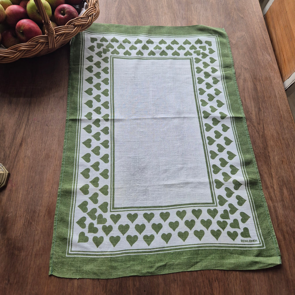 Antikes Küchen- & Geschirrhandtuch weiß grün Leinen 47x70cm Herzmotiv 🤍