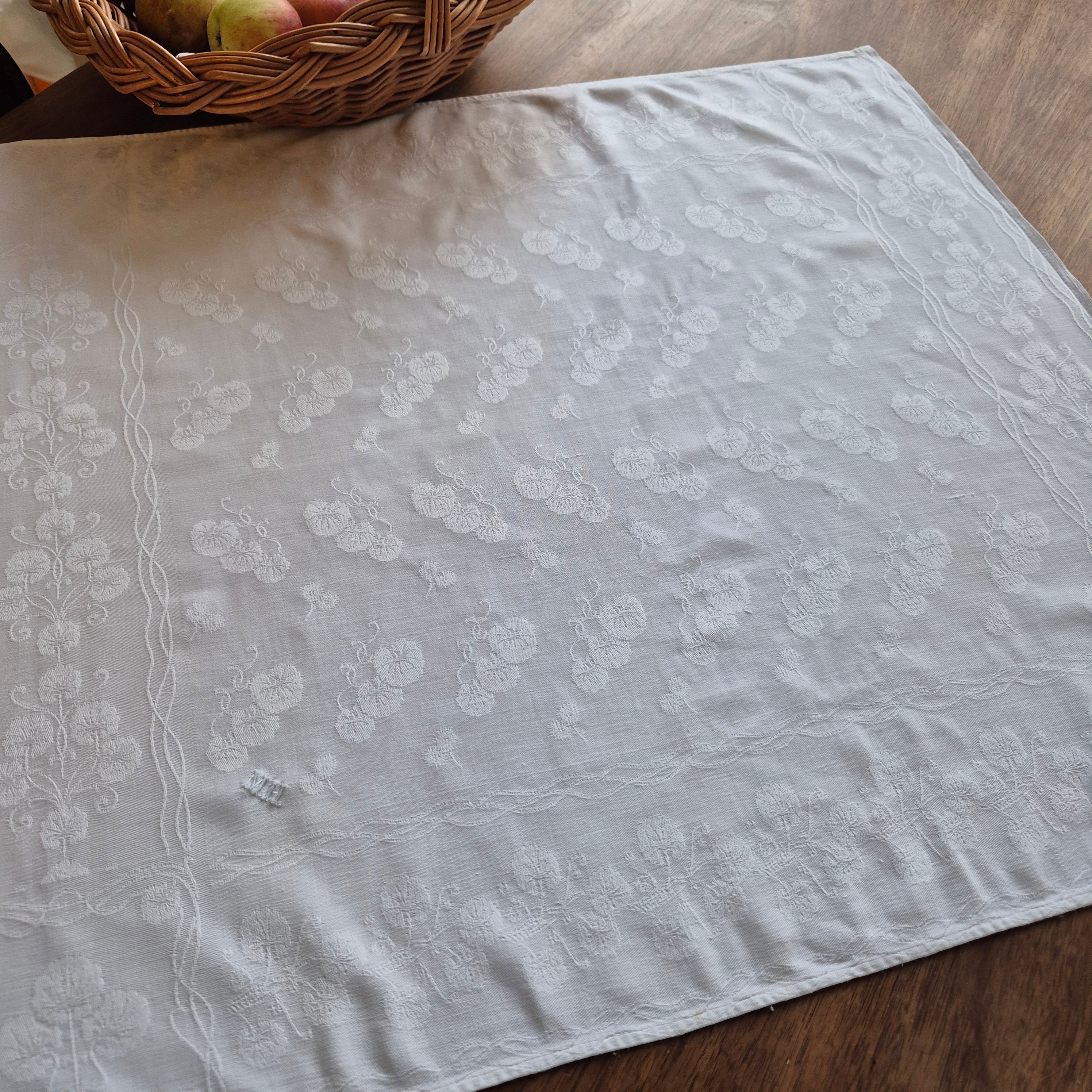 Antike Serviette / Mitteldecke weiß Damast Baumwolle 63x58cm Monogramm M.H. 🤍