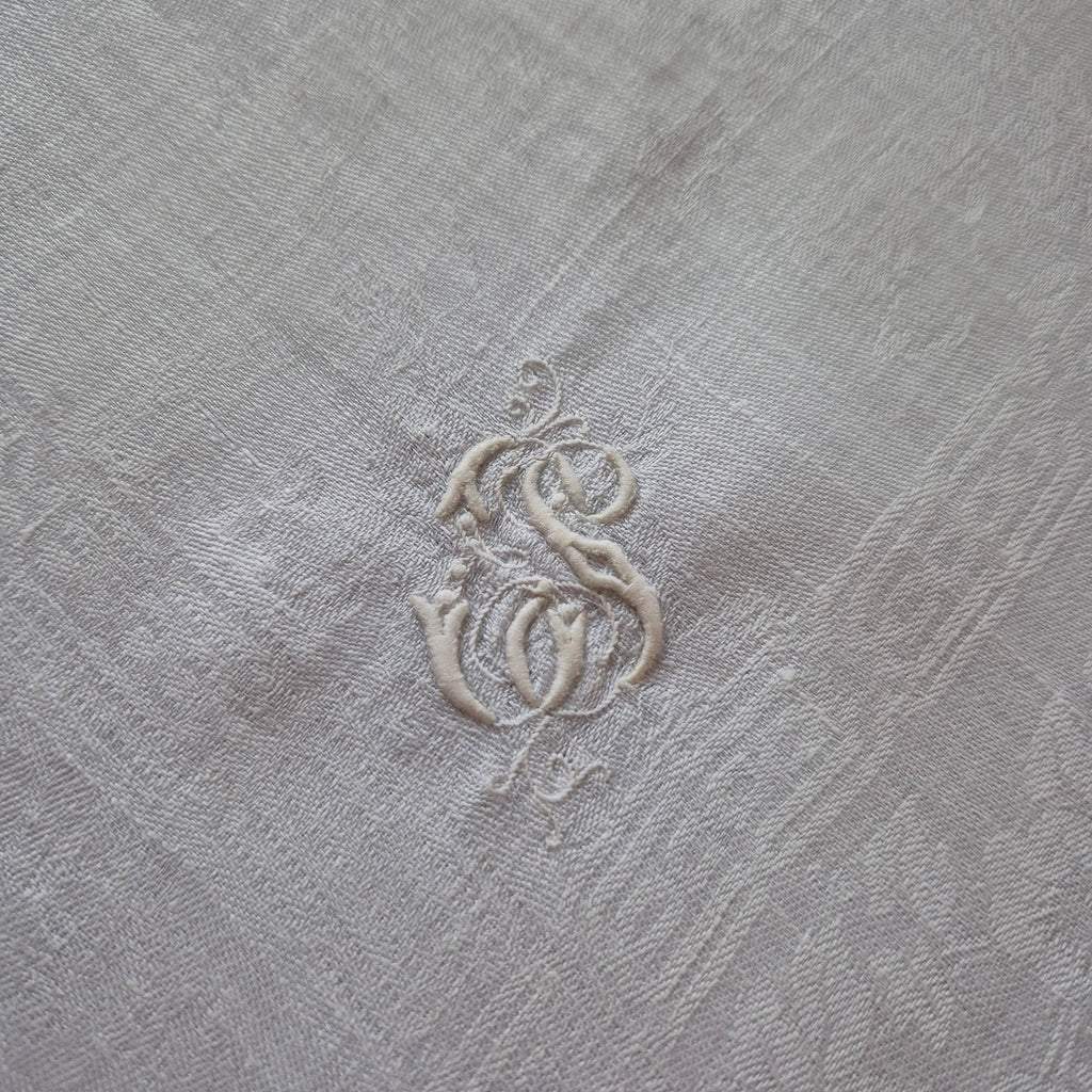 Antike Serviette / Mitteldecke weiß Damast Baumwolle 67x73cm Monogramm S.S. 🤍