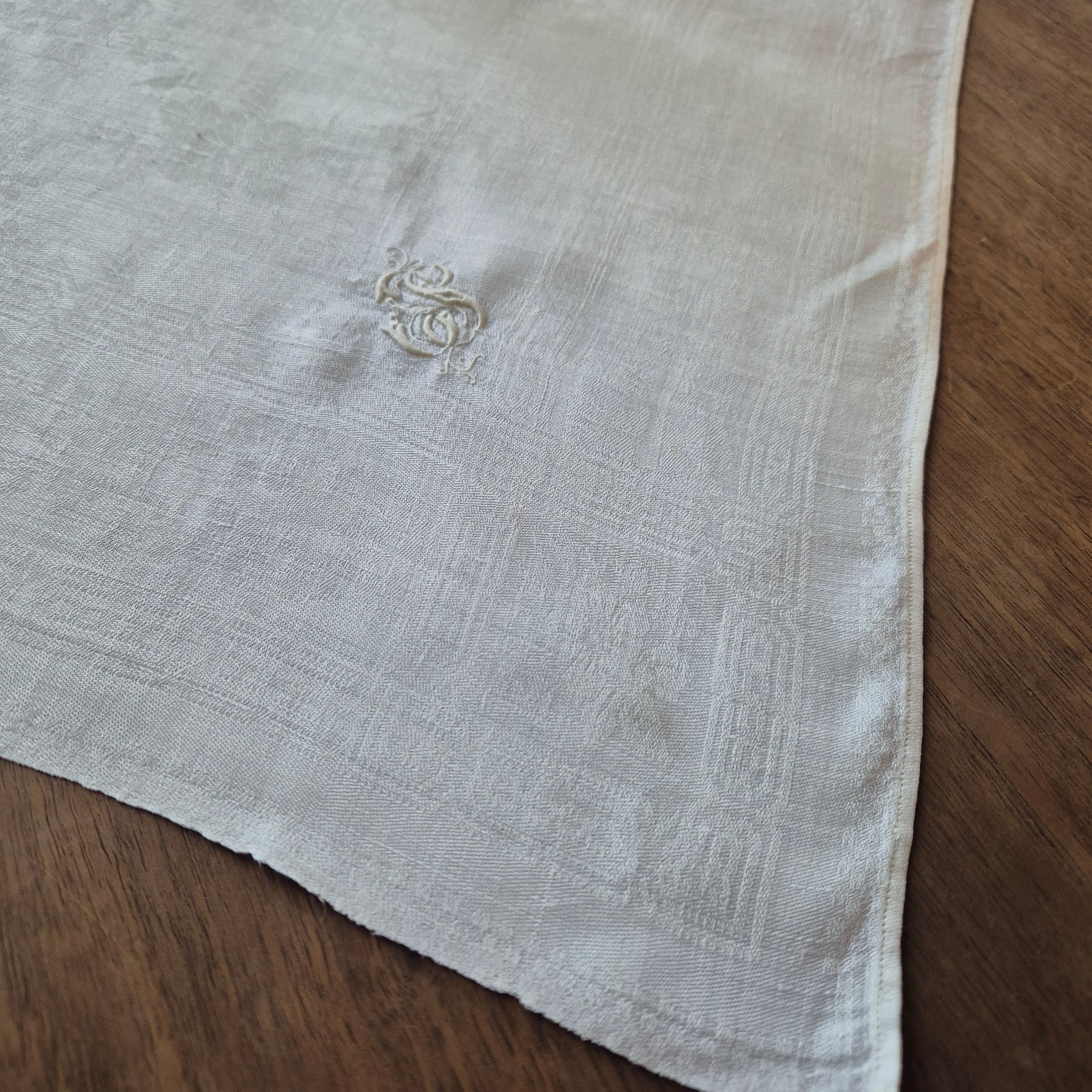 Antike Serviette / Mitteldecke weiß Damast Baumwolle 67x73cm Monogramm S.S. 🤍