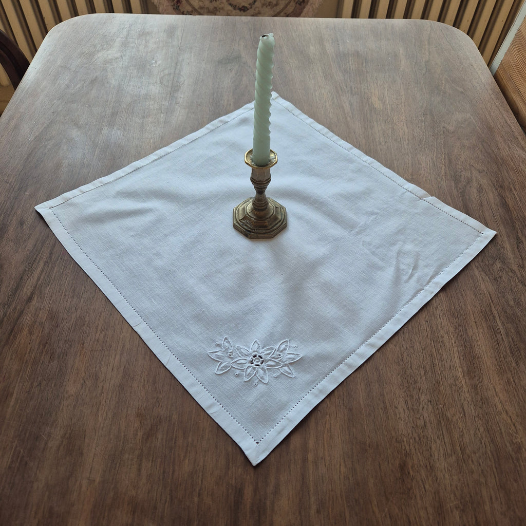 Antike Mitteldecke / Serviette weiß Baumwolle 44x43cm 🤍
