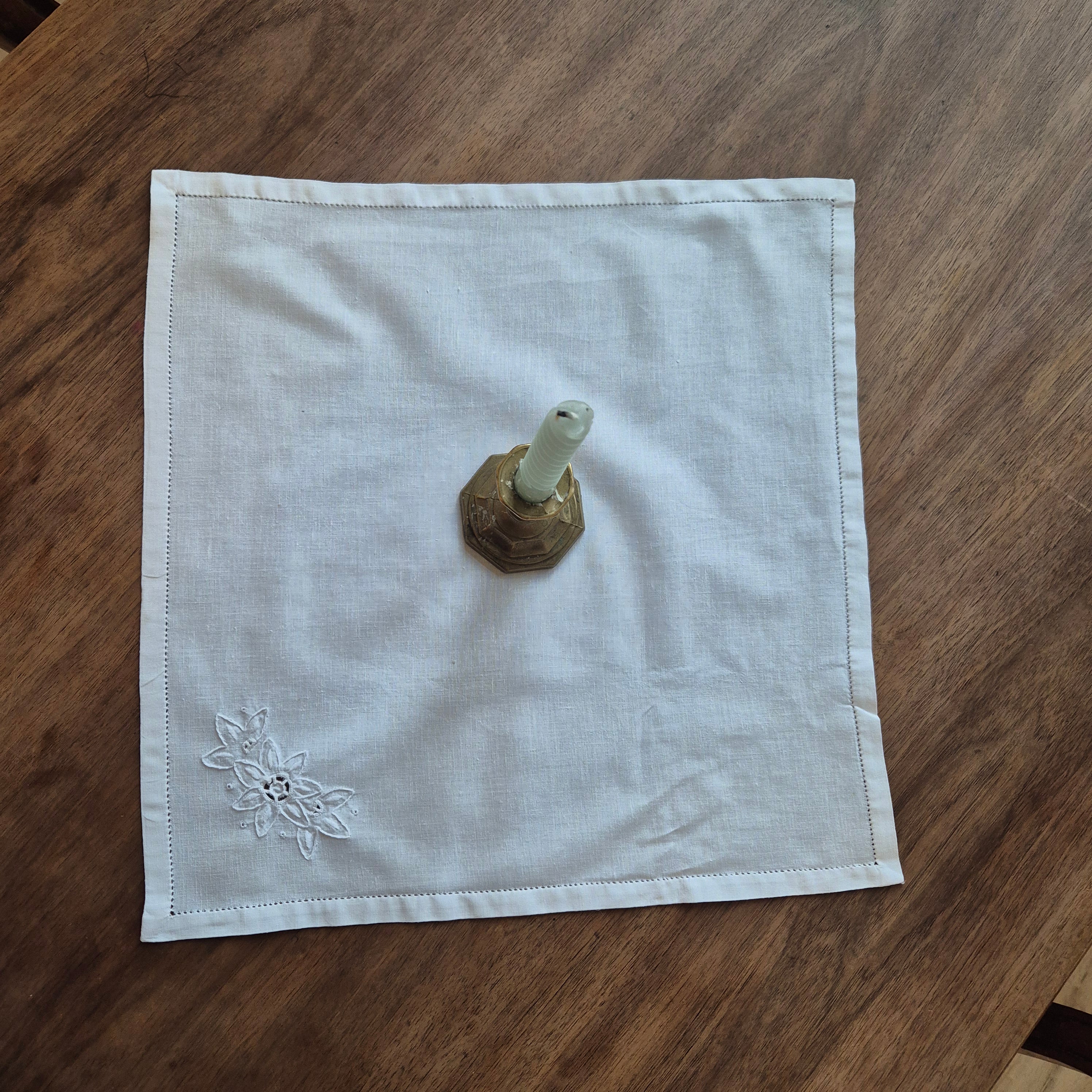 Antike Mitteldecke / Serviette weiß Baumwolle 44x43cm 🤍