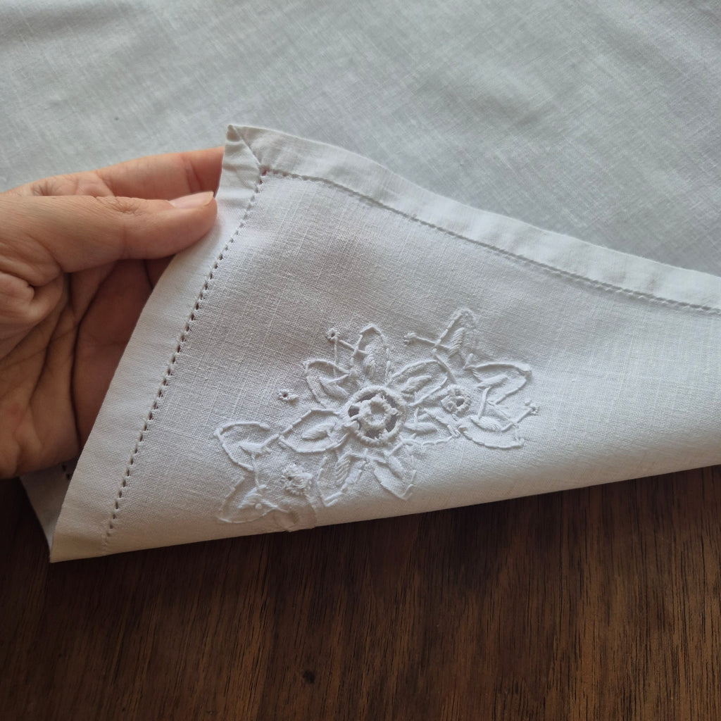 Antike Mitteldecke / Serviette weiß Baumwolle 44x43cm 🤍
