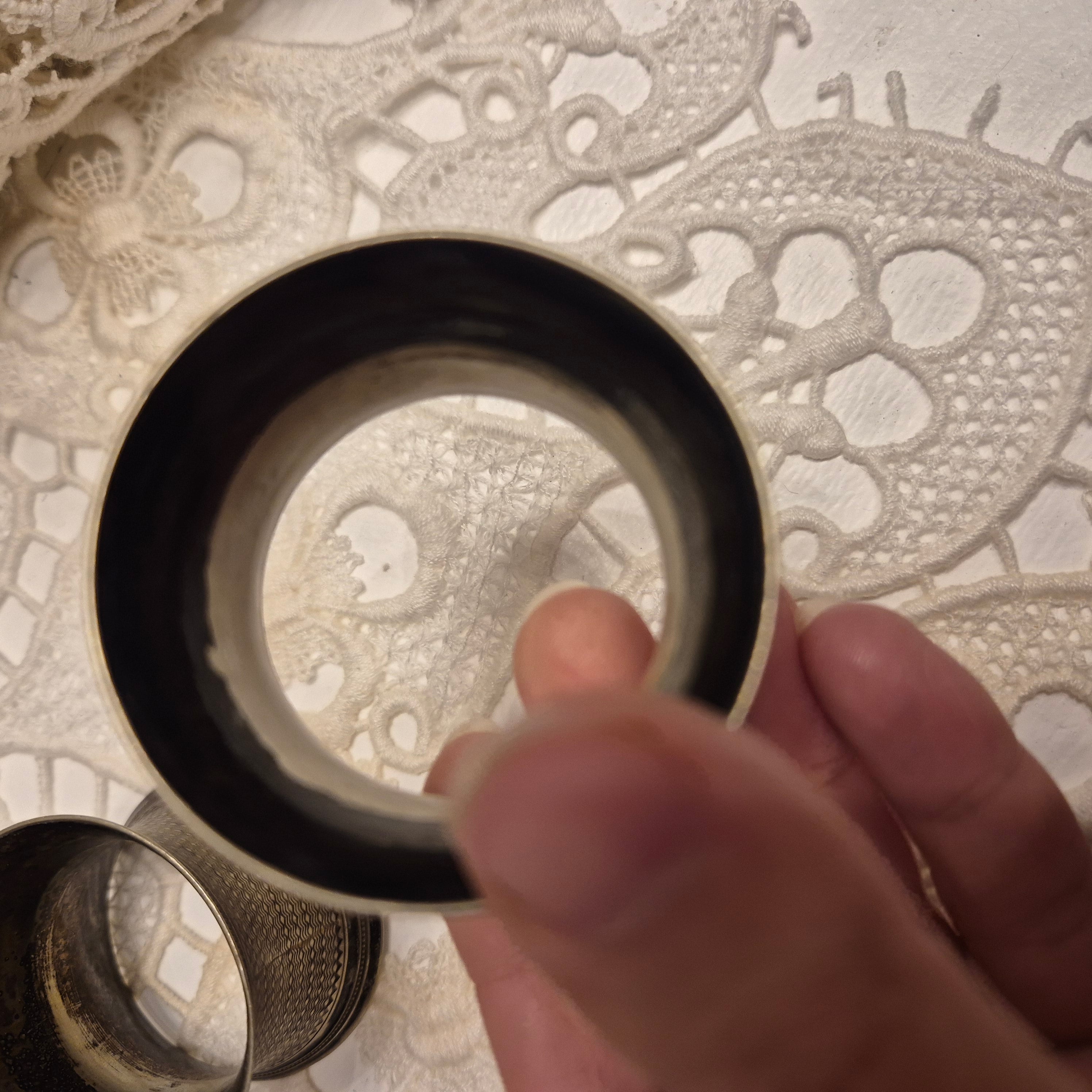 2x Antike Jugendstil Serviettenringe mit Monogramm
