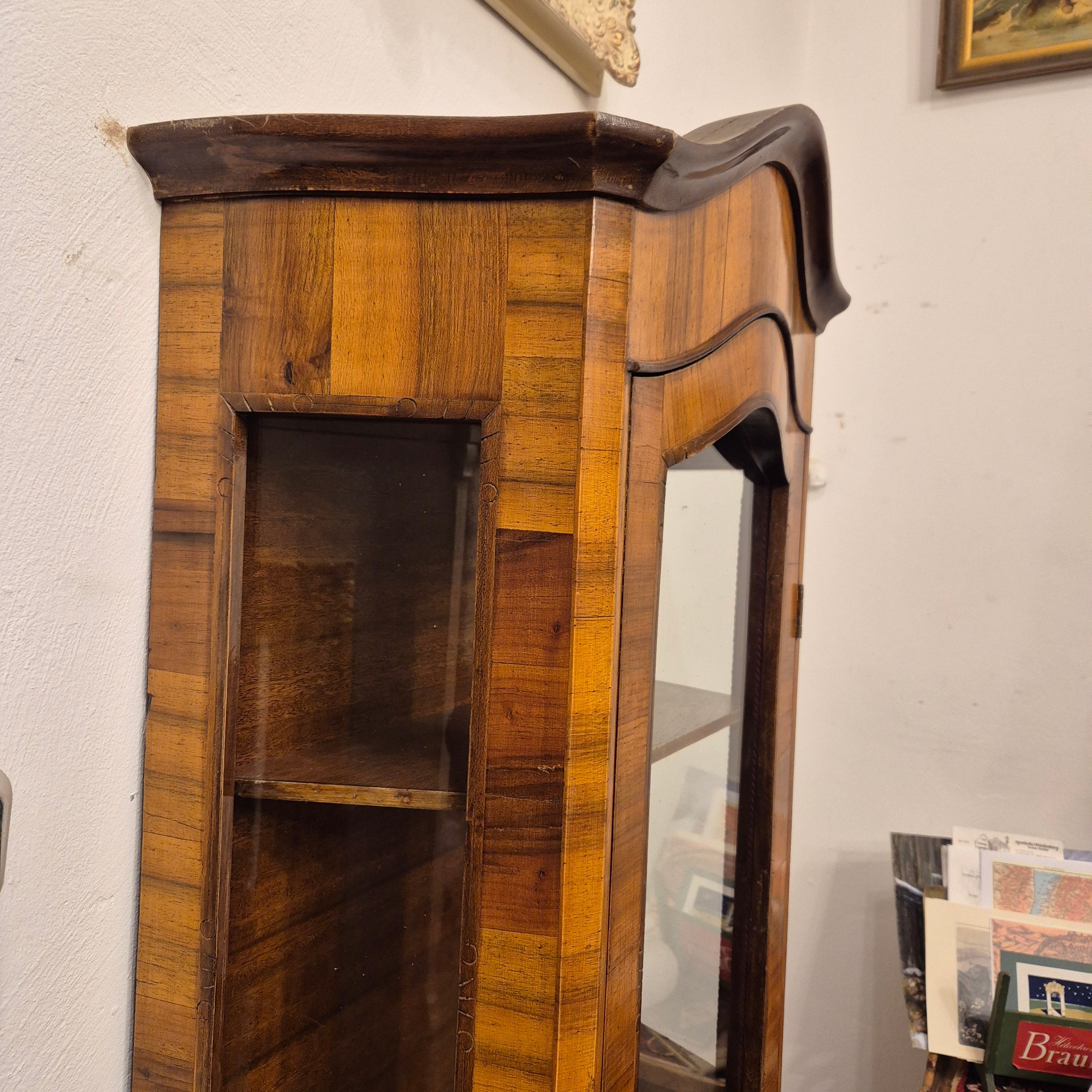 Antike Vitrine Barock Stil Glasschrank braun mit Schublade